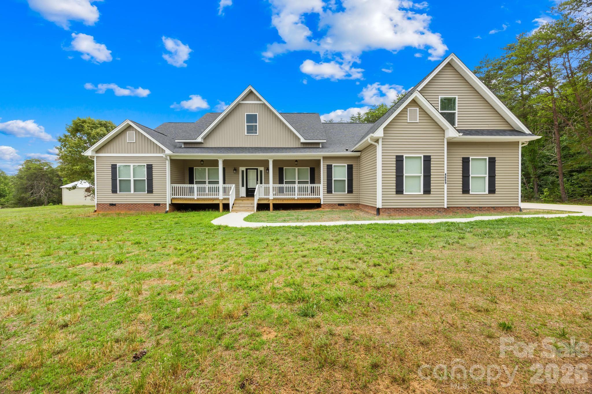 4669 Grooms Road Property Photo 2