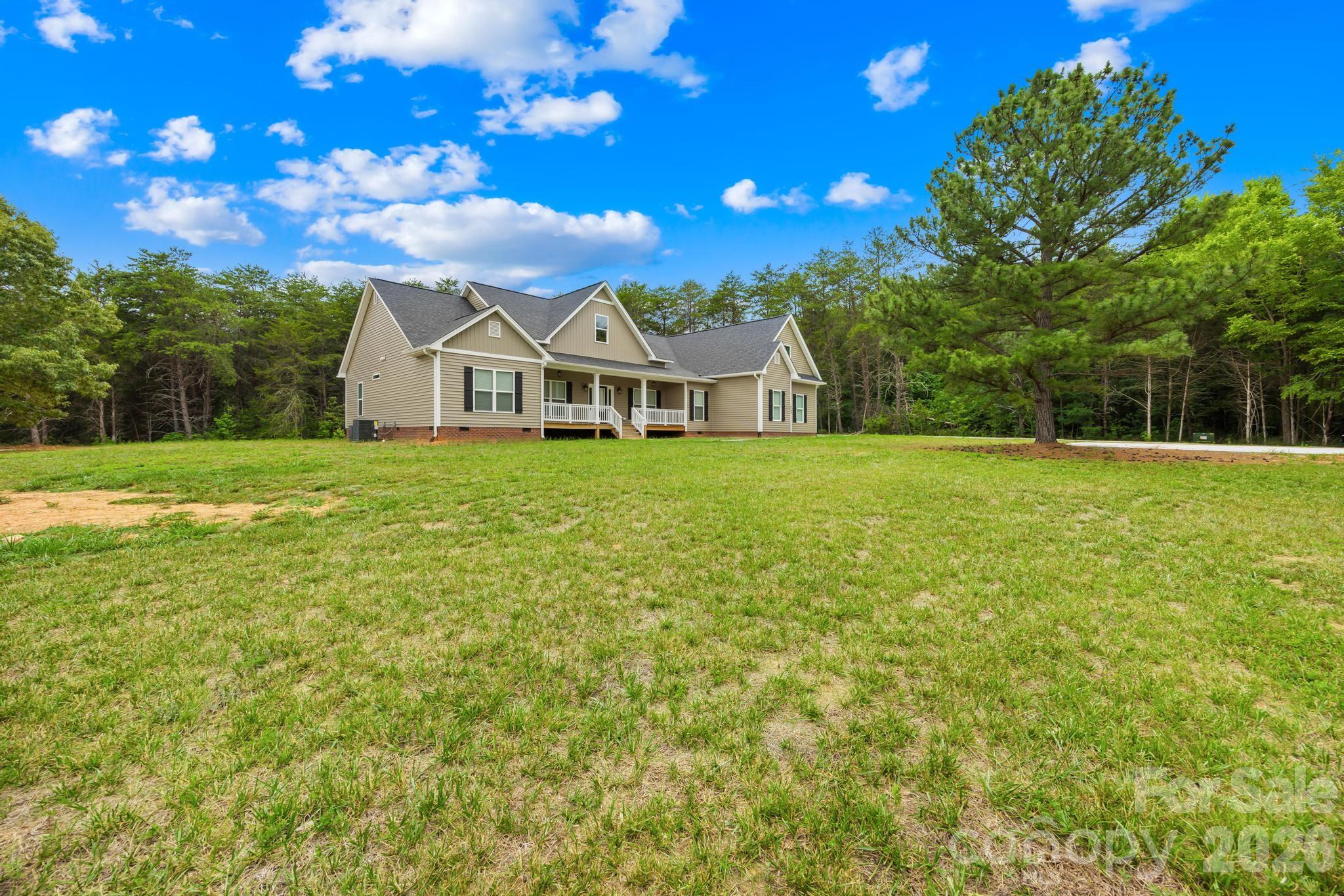 4669 Grooms Road Property Photo 3
