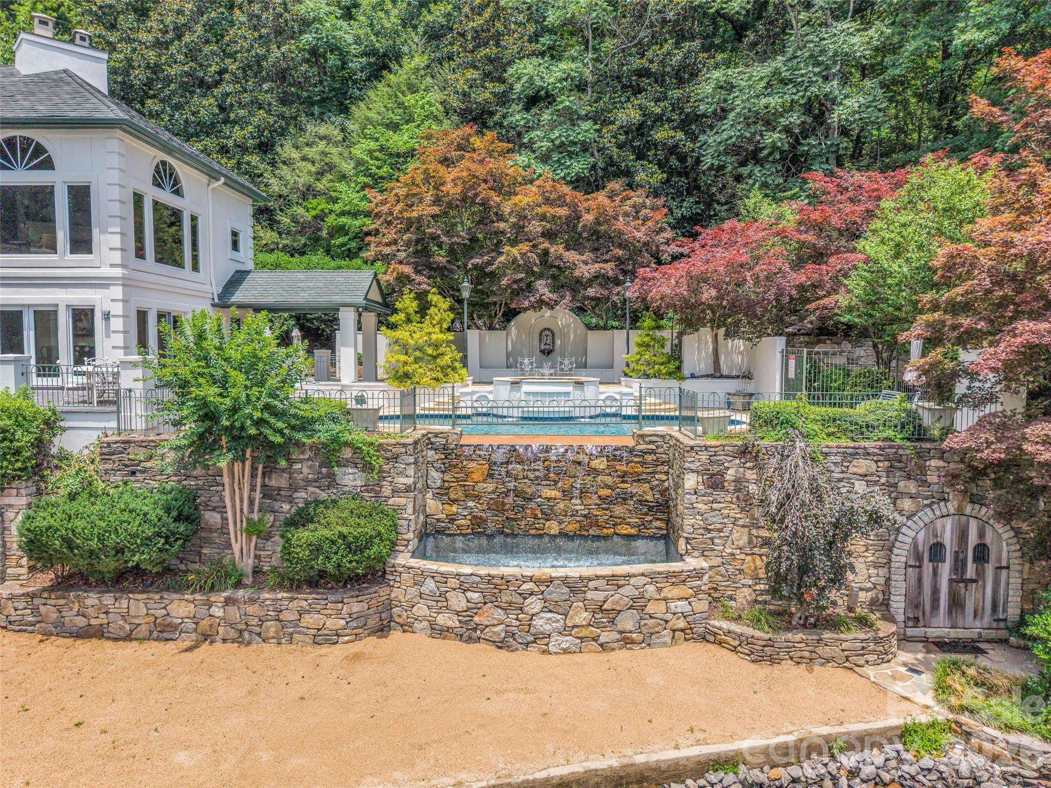 454 Cutaway Road Property Photo 44