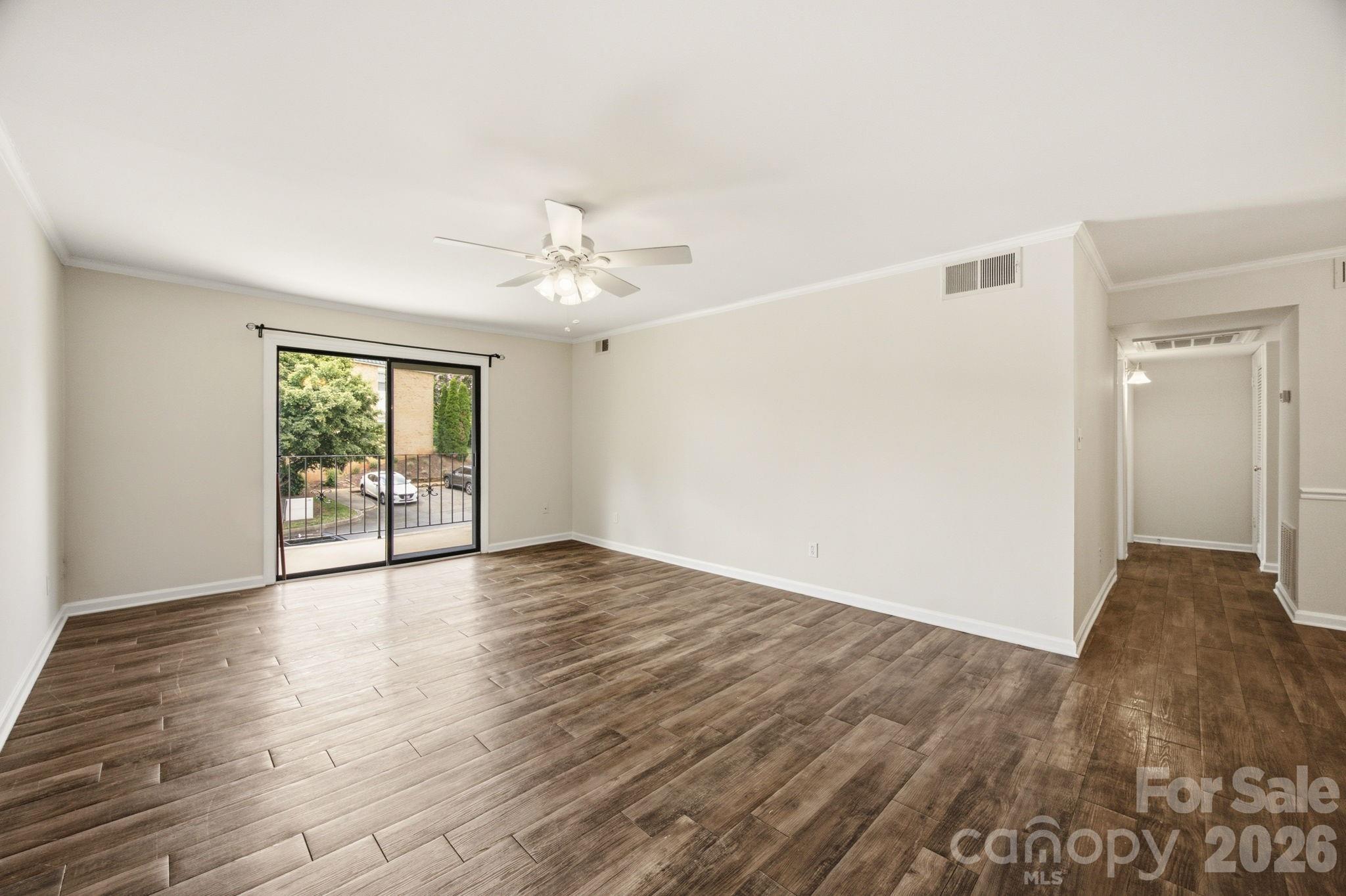 4735 Hedgemore Drive Property Photo 4
