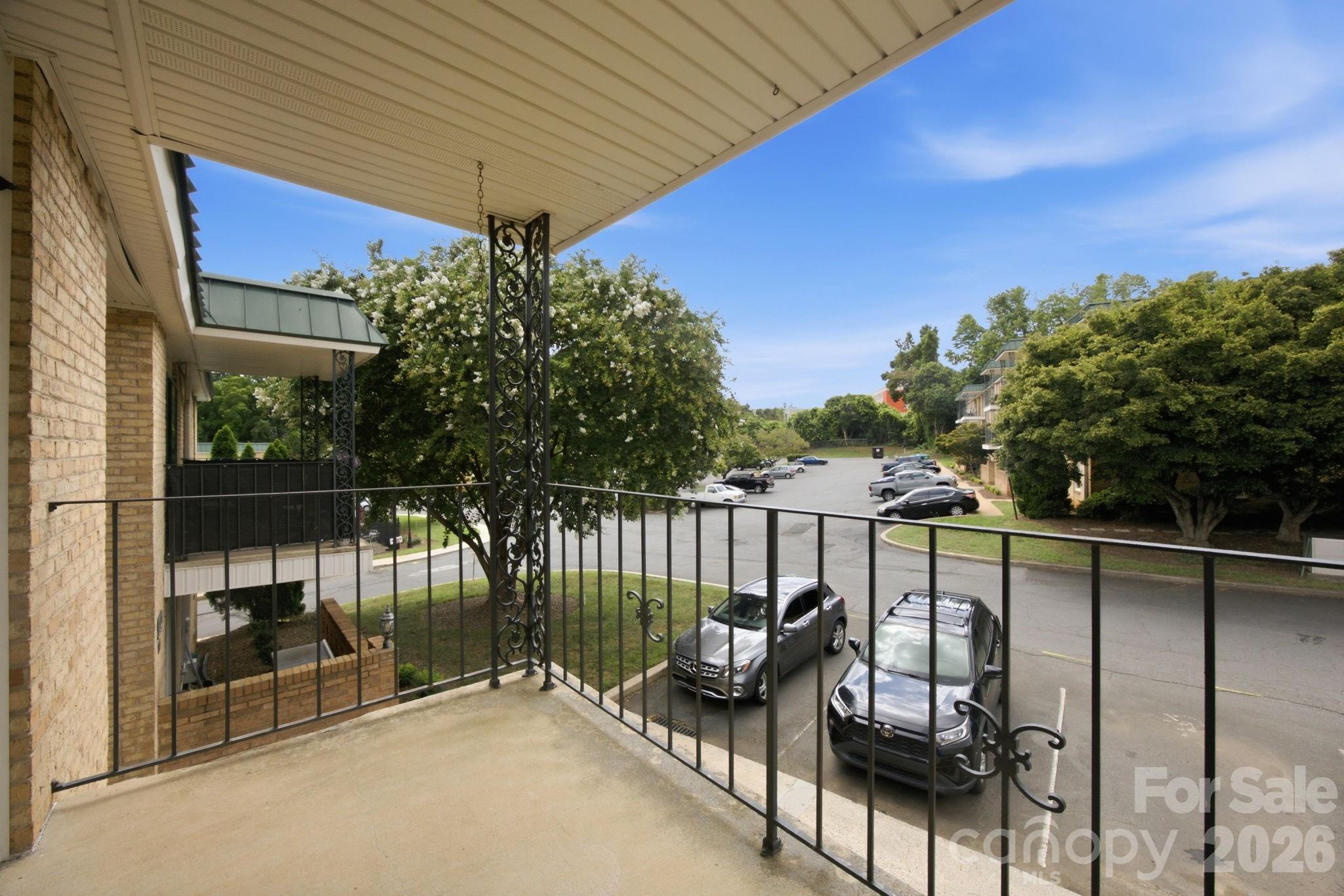 4735 Hedgemore Drive Property Photo 8