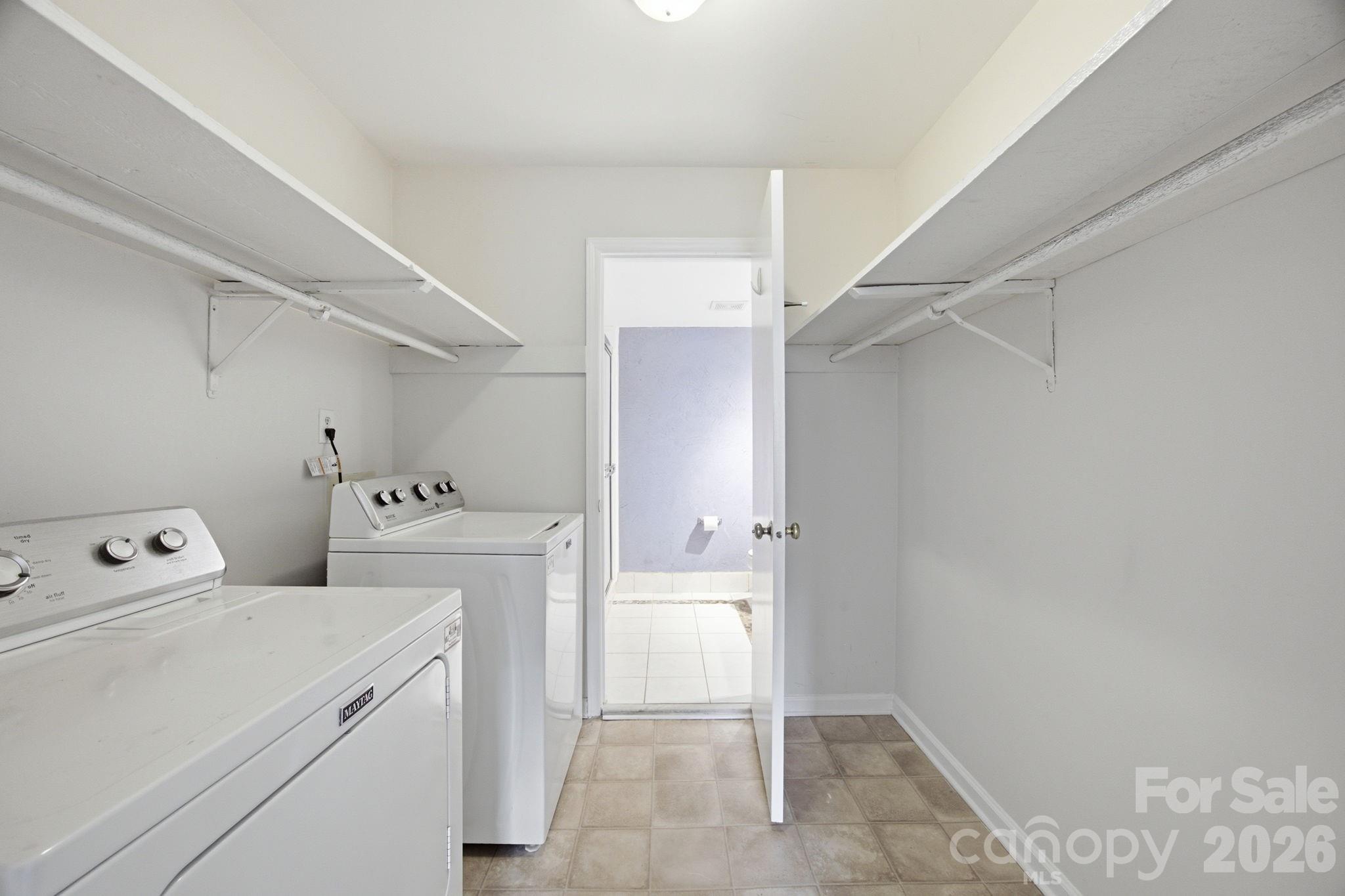 4735 Hedgemore Drive Property Photo 10