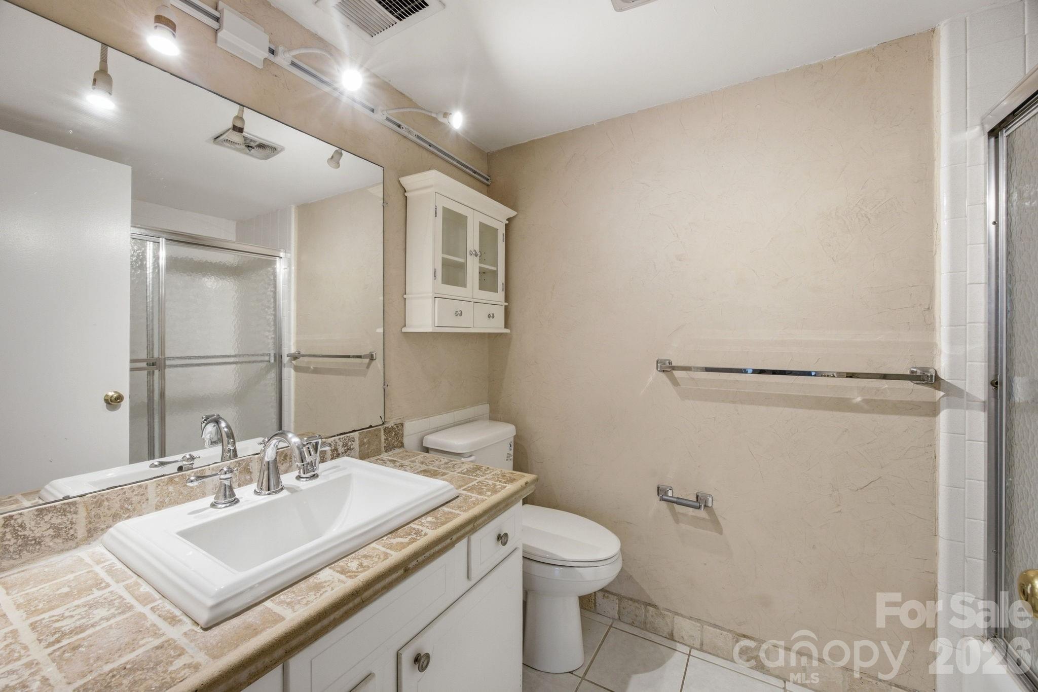 4735 Hedgemore Drive Property Photo 11