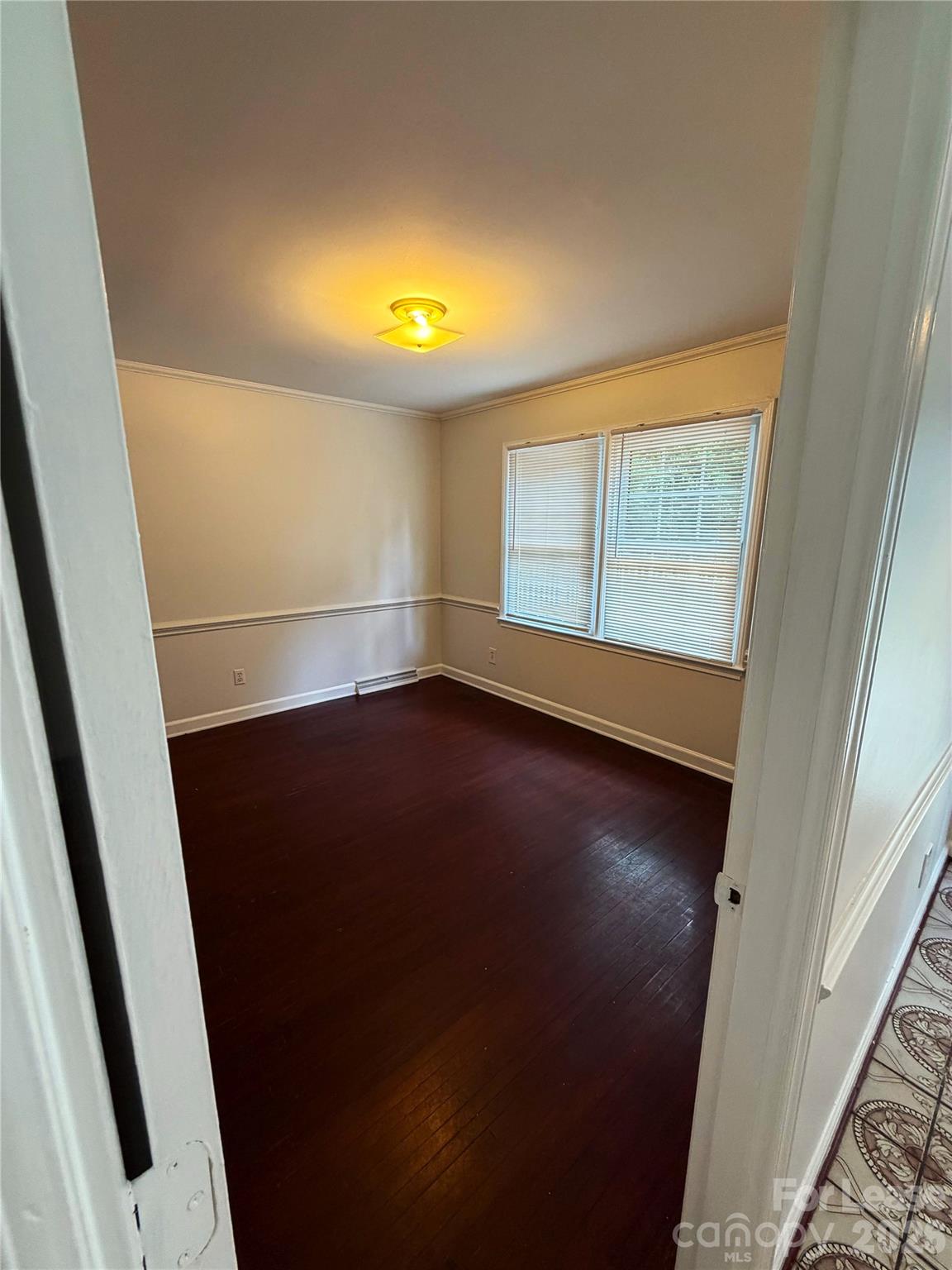 5016 Vescova Court Property Photo 6