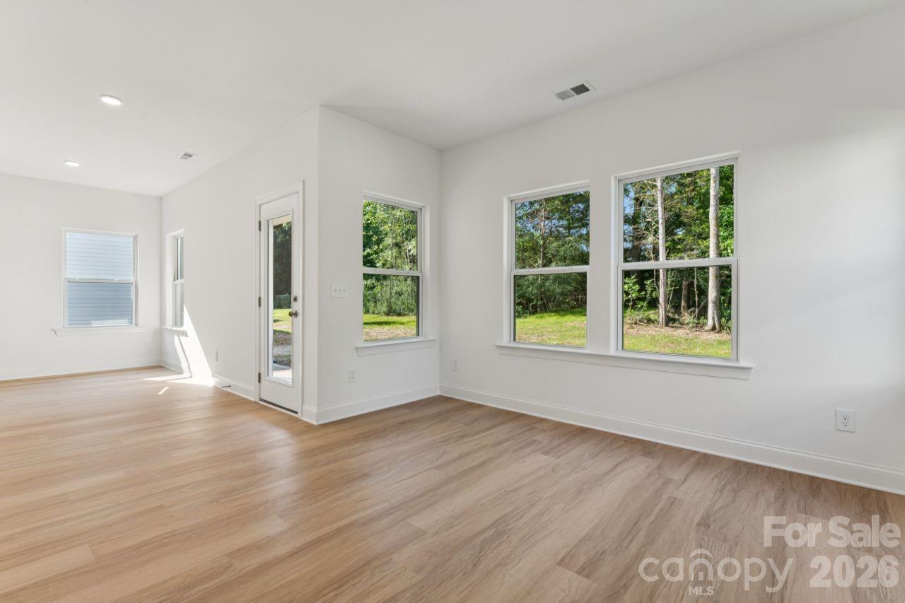 11725 Platon Avenue Property Photo 11