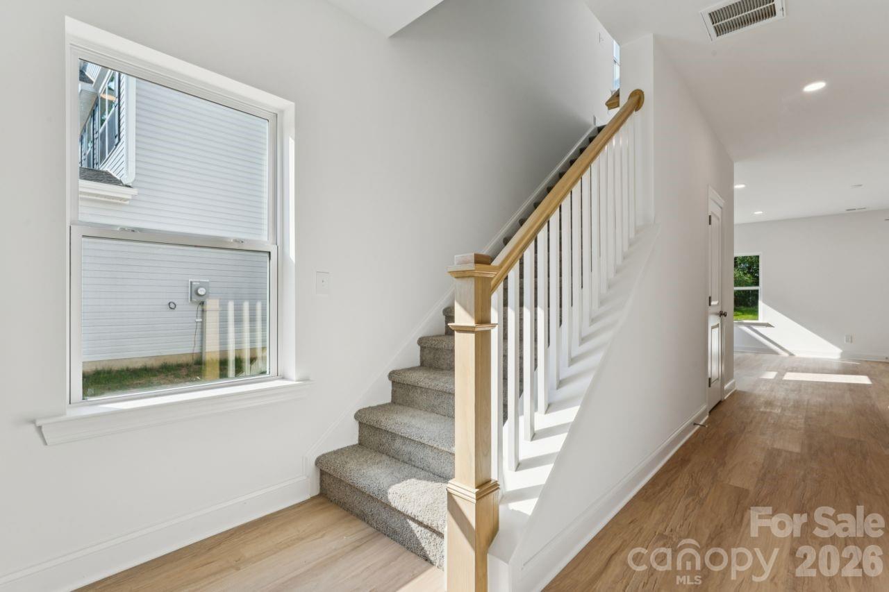 11725 Platon Avenue Property Photo 13