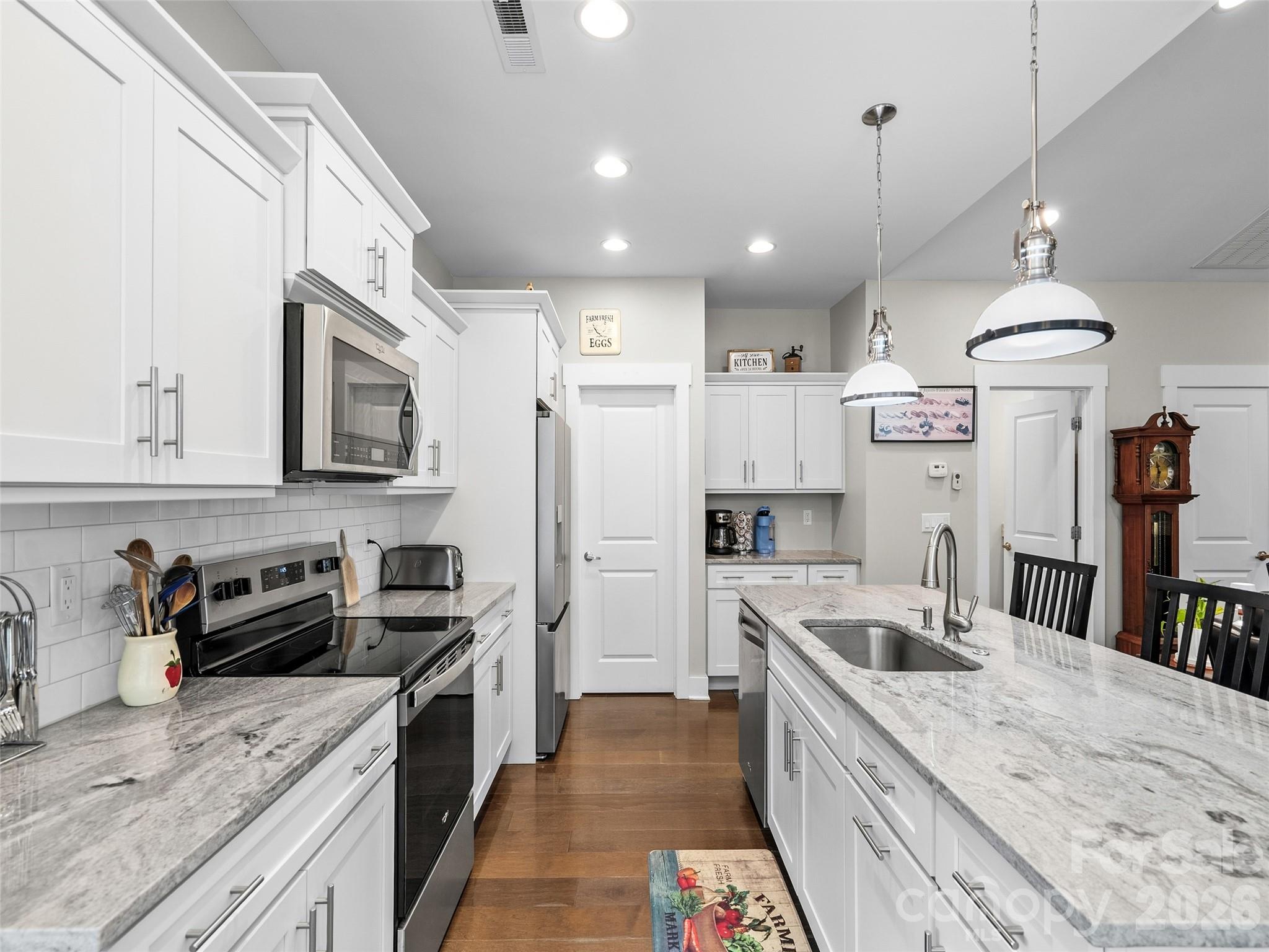 76 S Anvil Avenue Property Photo 11