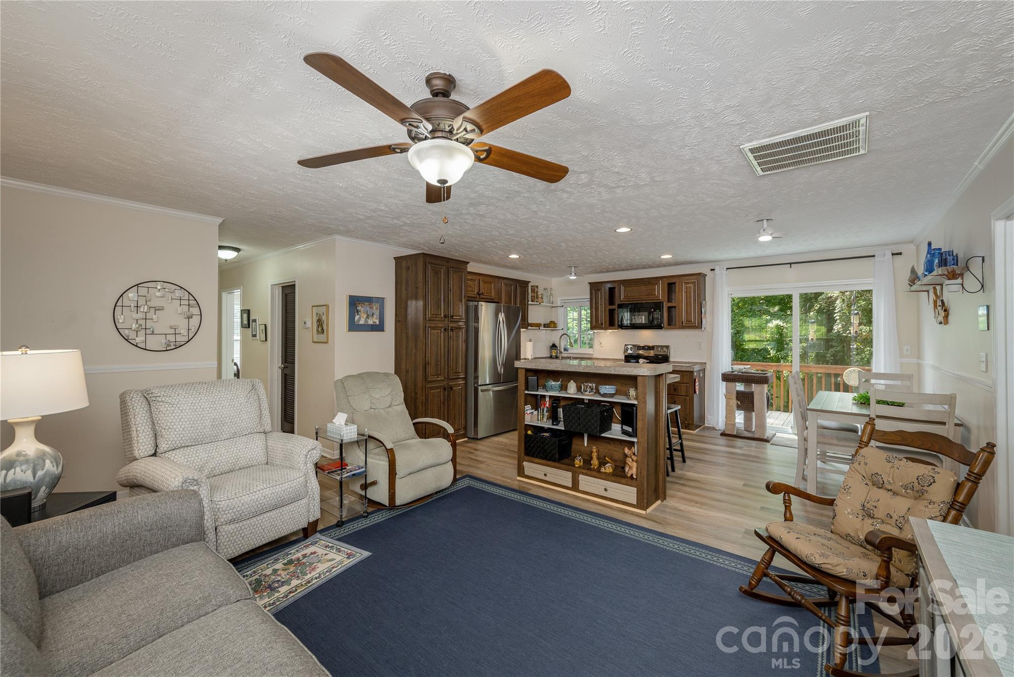32 Beechwood Lakes Drive Property Photo 3