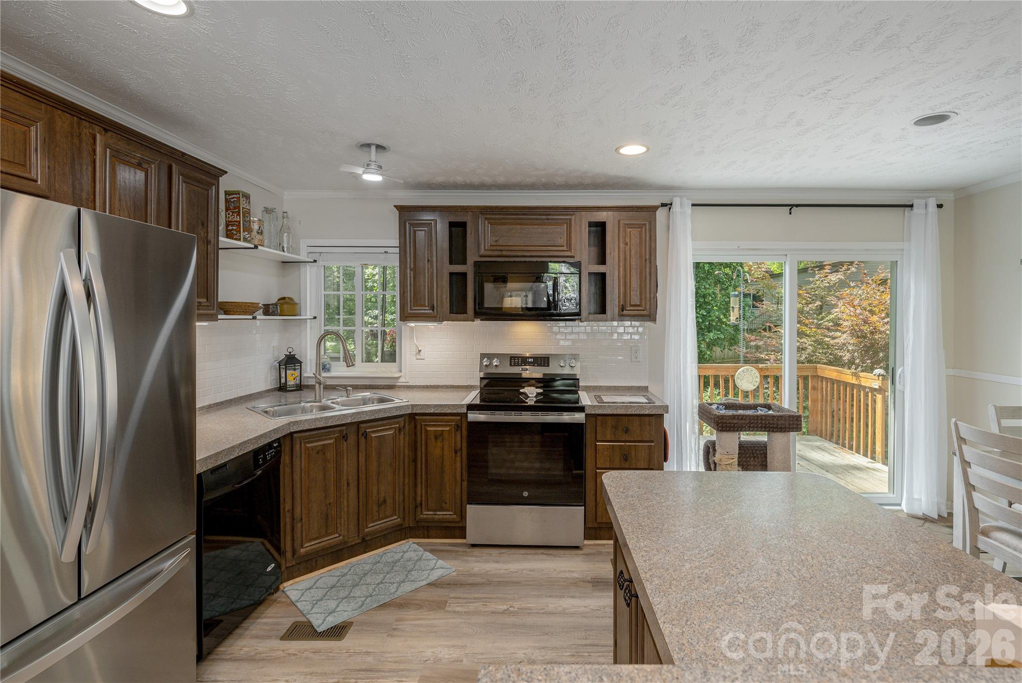 32 Beechwood Lakes Drive Property Photo 8