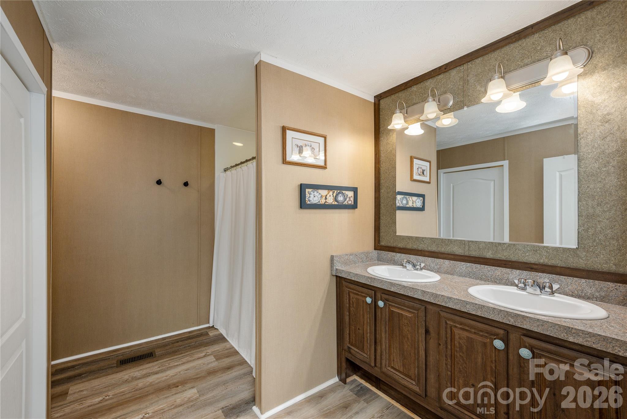 32 Beechwood Lakes Drive Property Photo 10