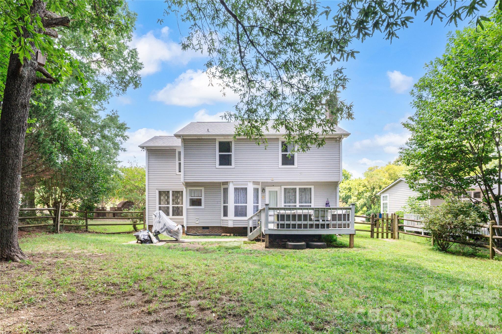13000 Greycrest Drive Property Photo 3