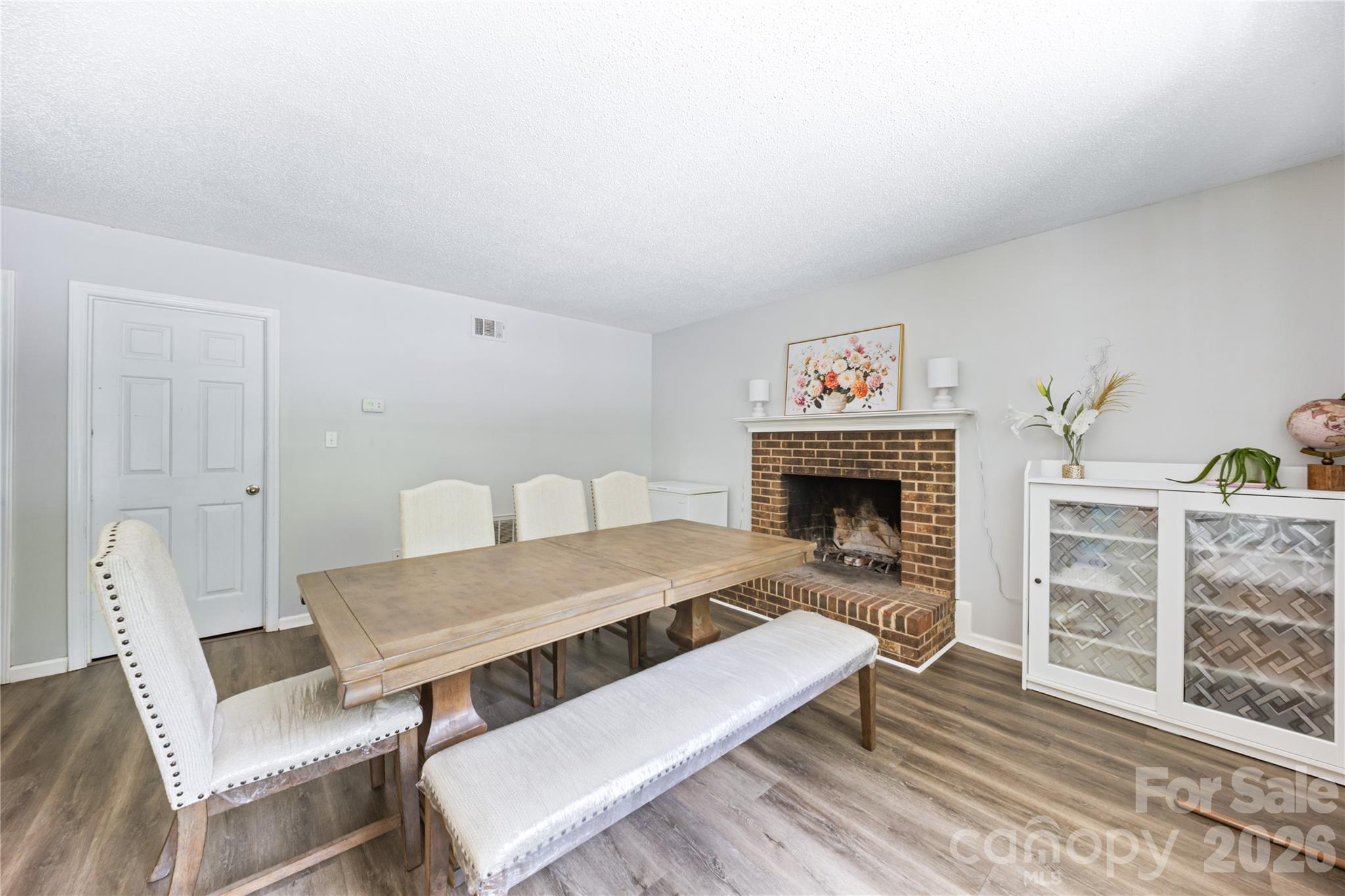 13000 Greycrest Drive Property Photo 8