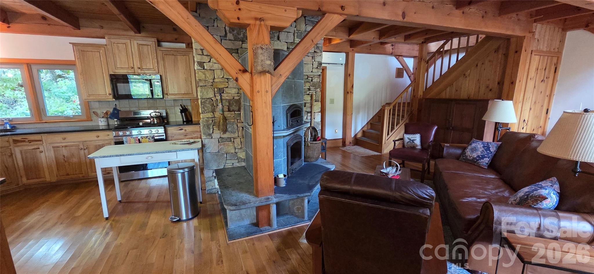 165 Winding Trail Property Photo 7