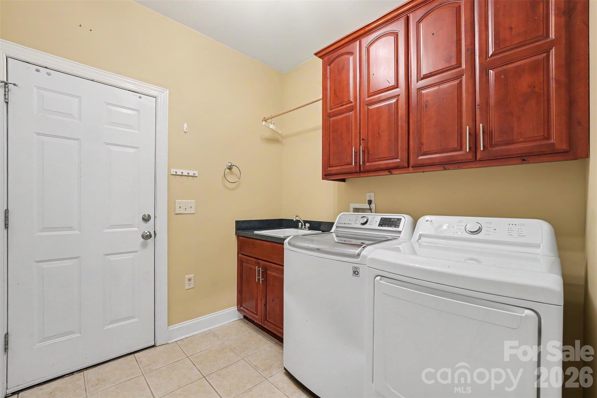 3563 Wandering Lane 33 Property Photo 37