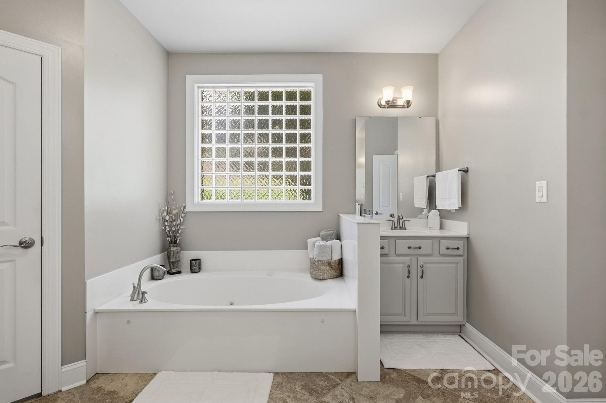 5210 Addington Court Property Photo 23