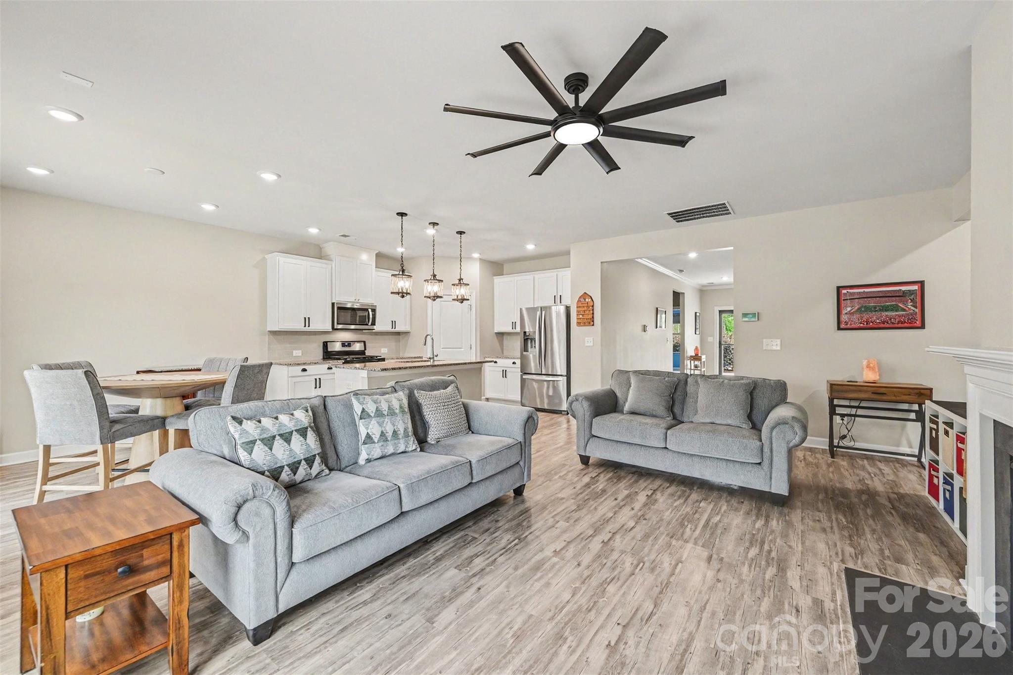 9330 Festival Way Property Photo 6