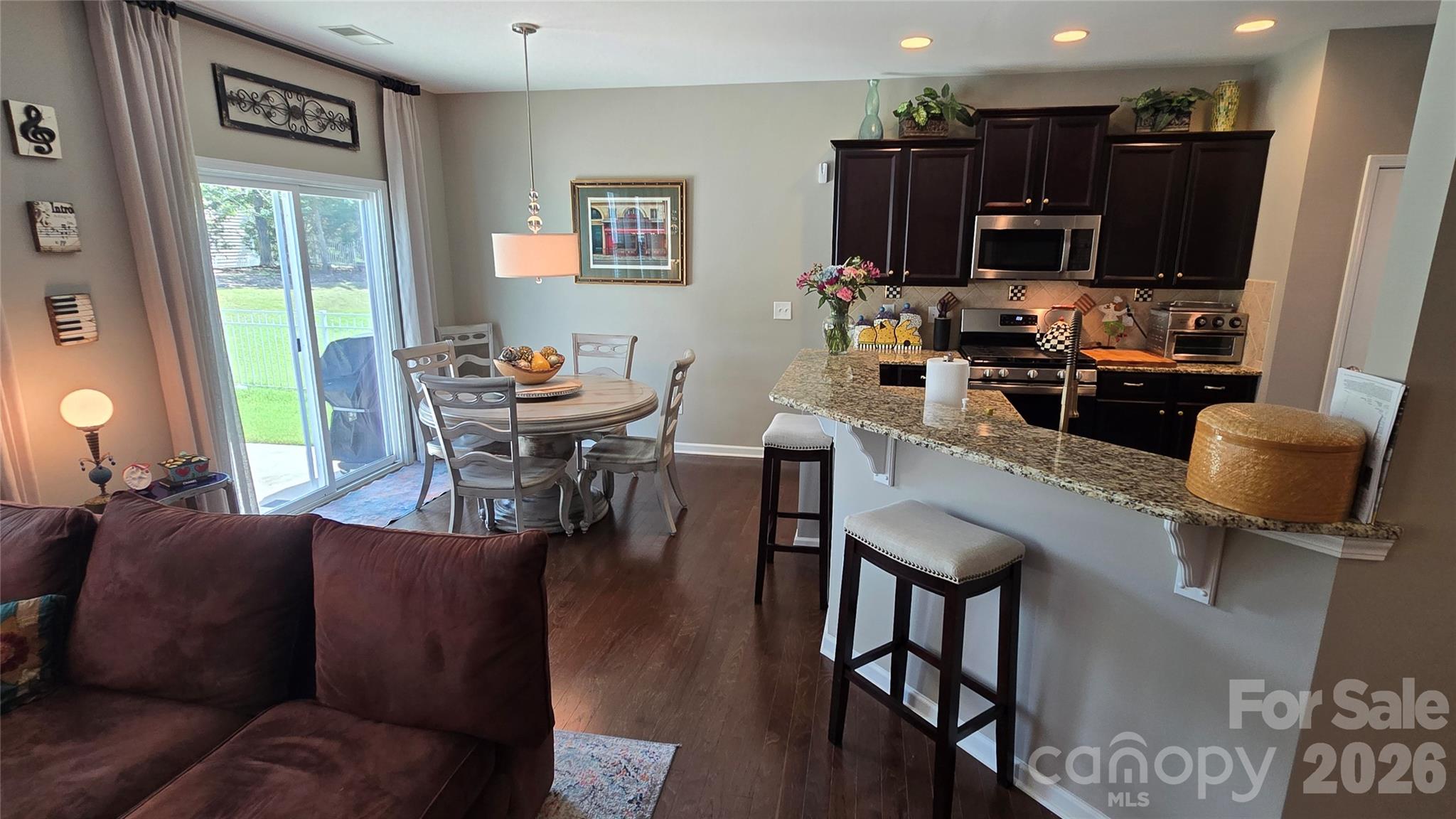 1005 Wainscott Drive Property Photo 8