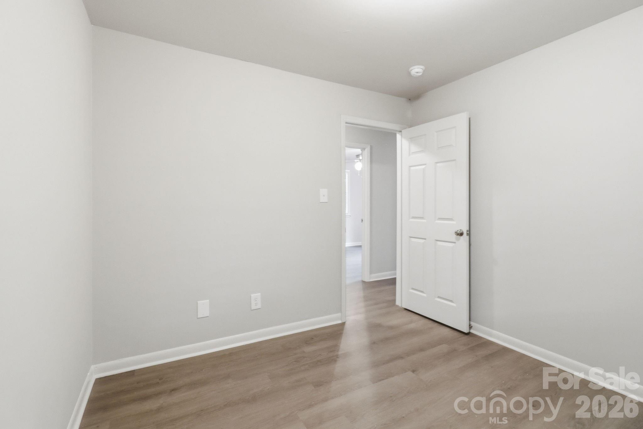 2121 Longleaf Drive Property Photo 14