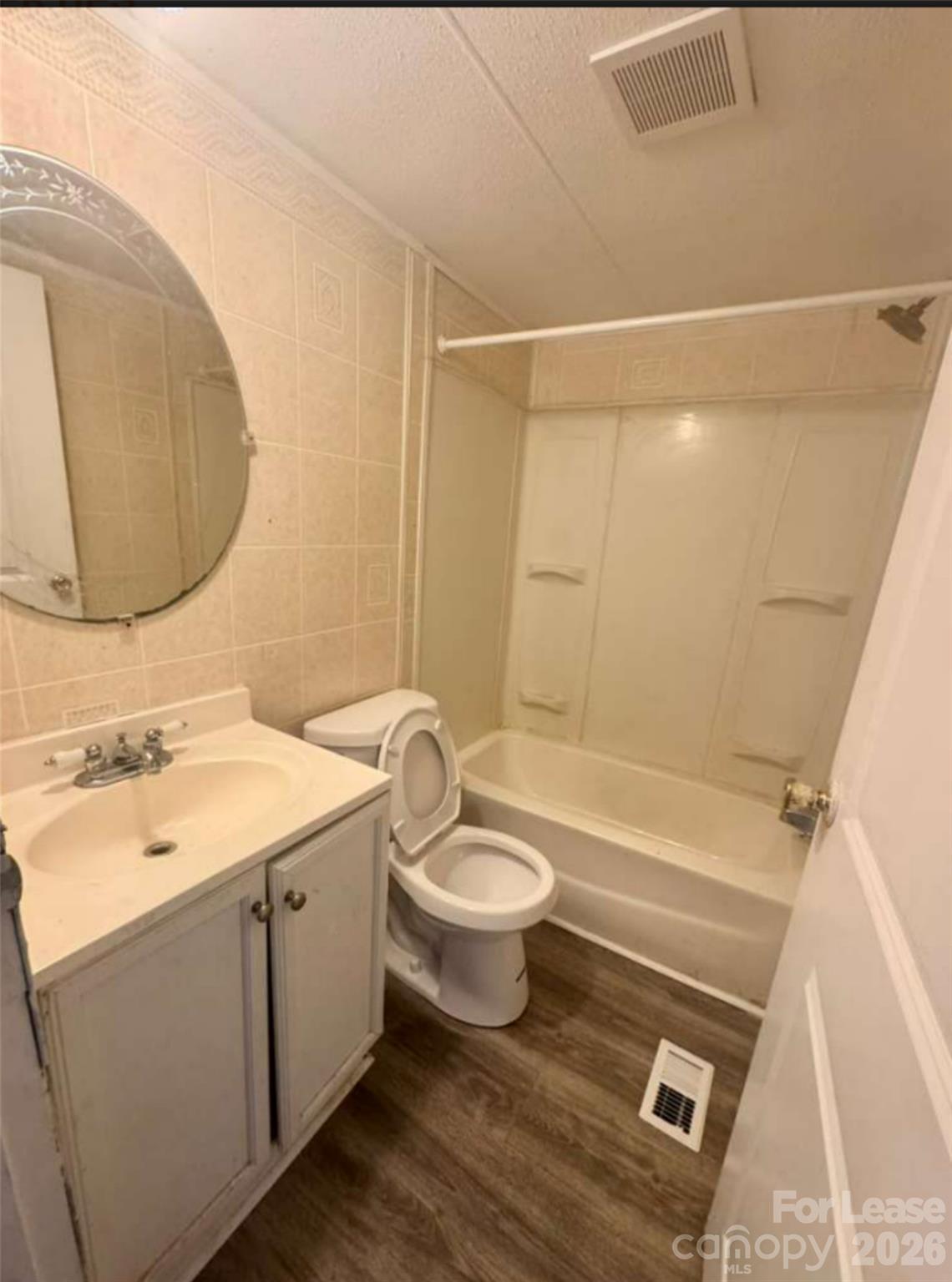 3037 Crenson Drive Property Photo 3
