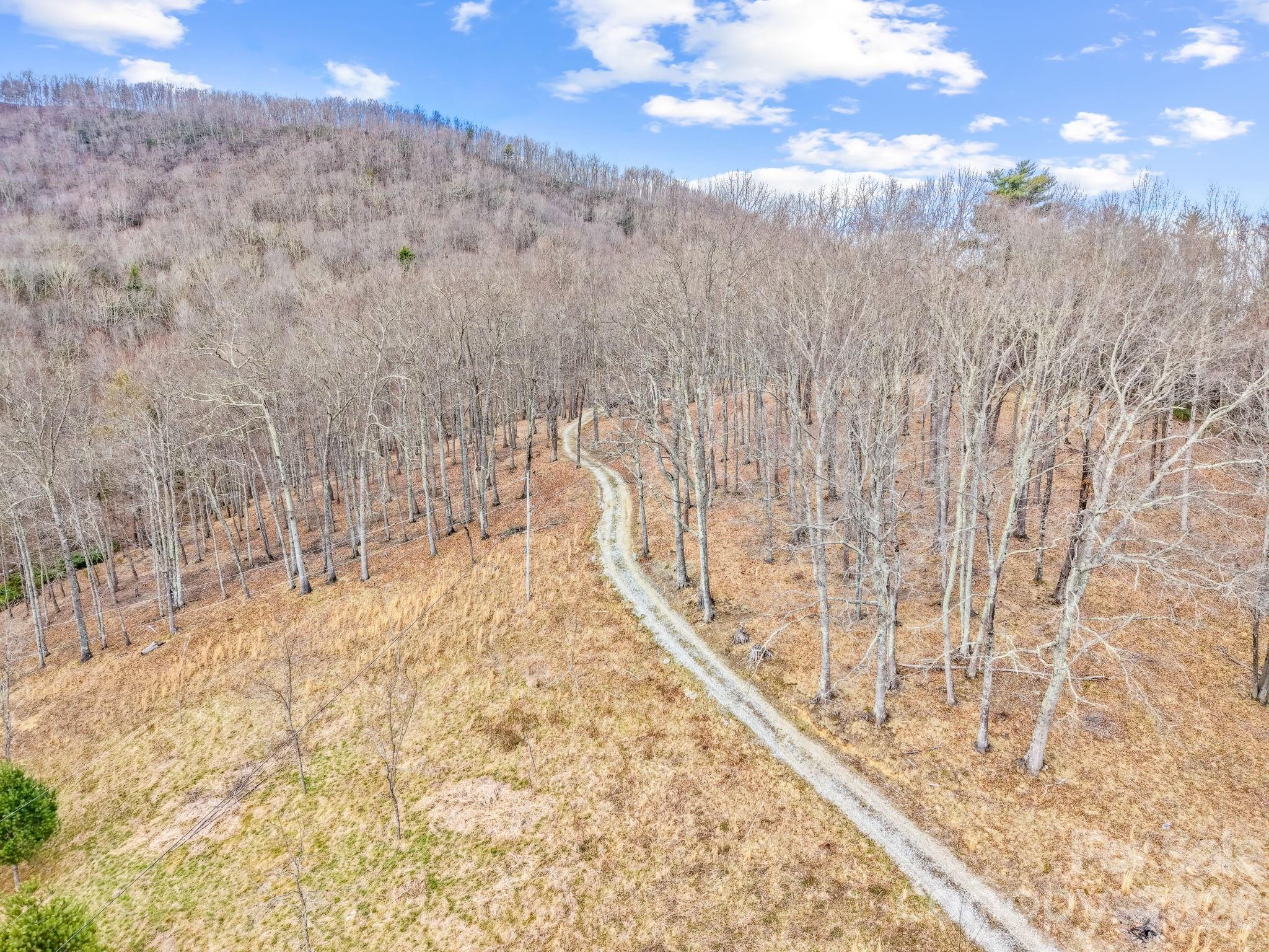 527 North Robinson Creek Road Property Photo 11