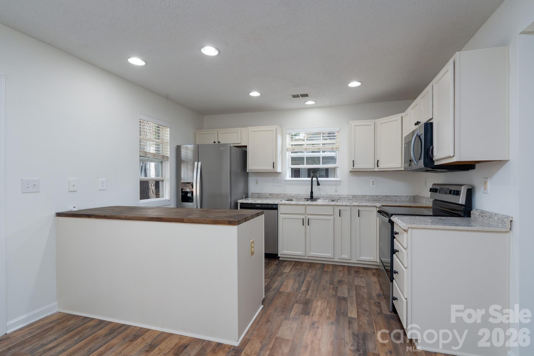 6491 Saint Bernard Way Property Photo 8