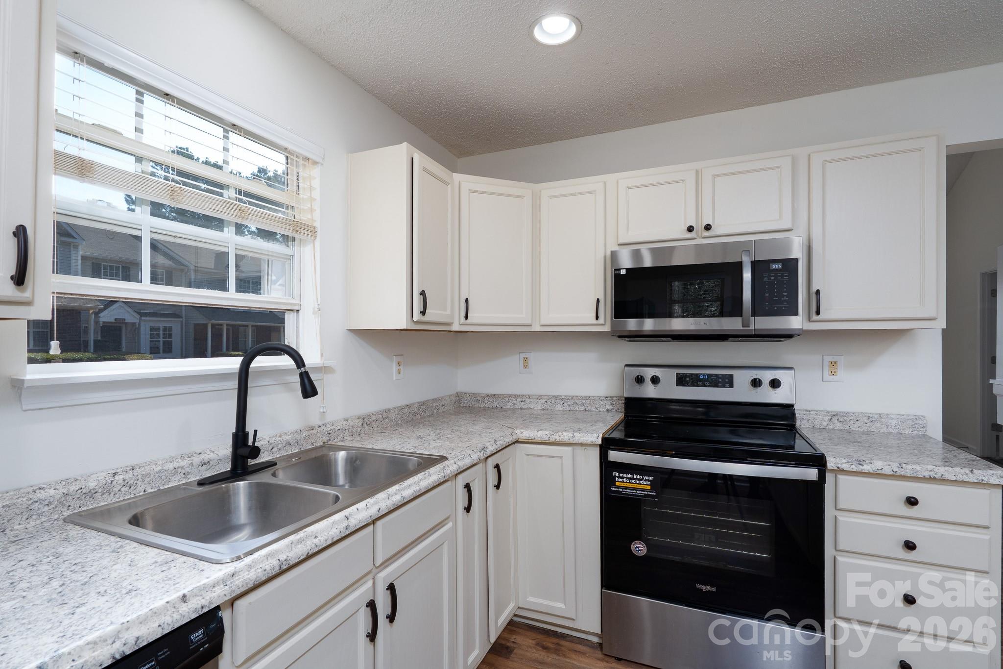 6491 Saint Bernard Way Property Photo 9