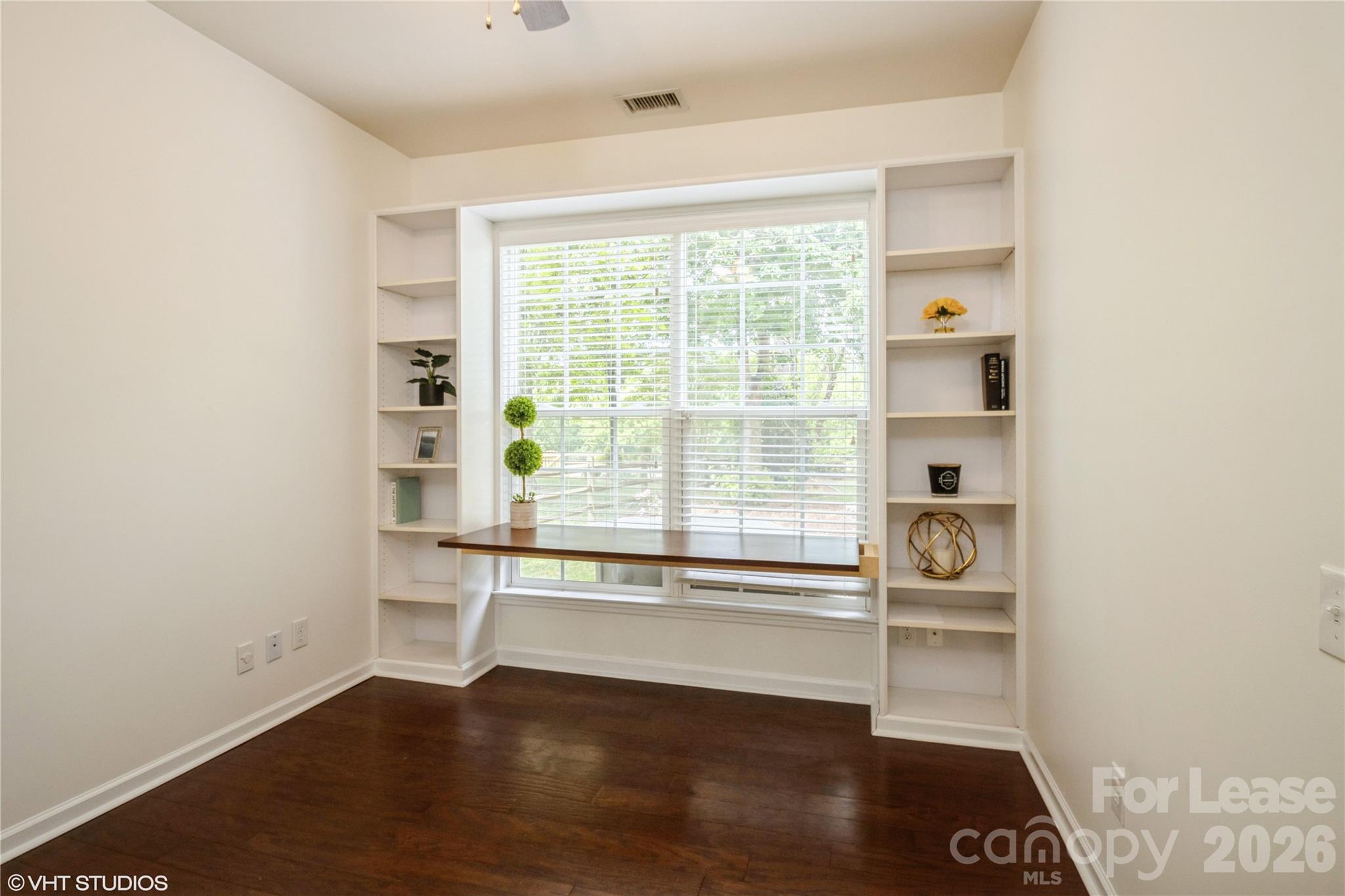 5743 Cambridge Bay Drive Property Photo 18