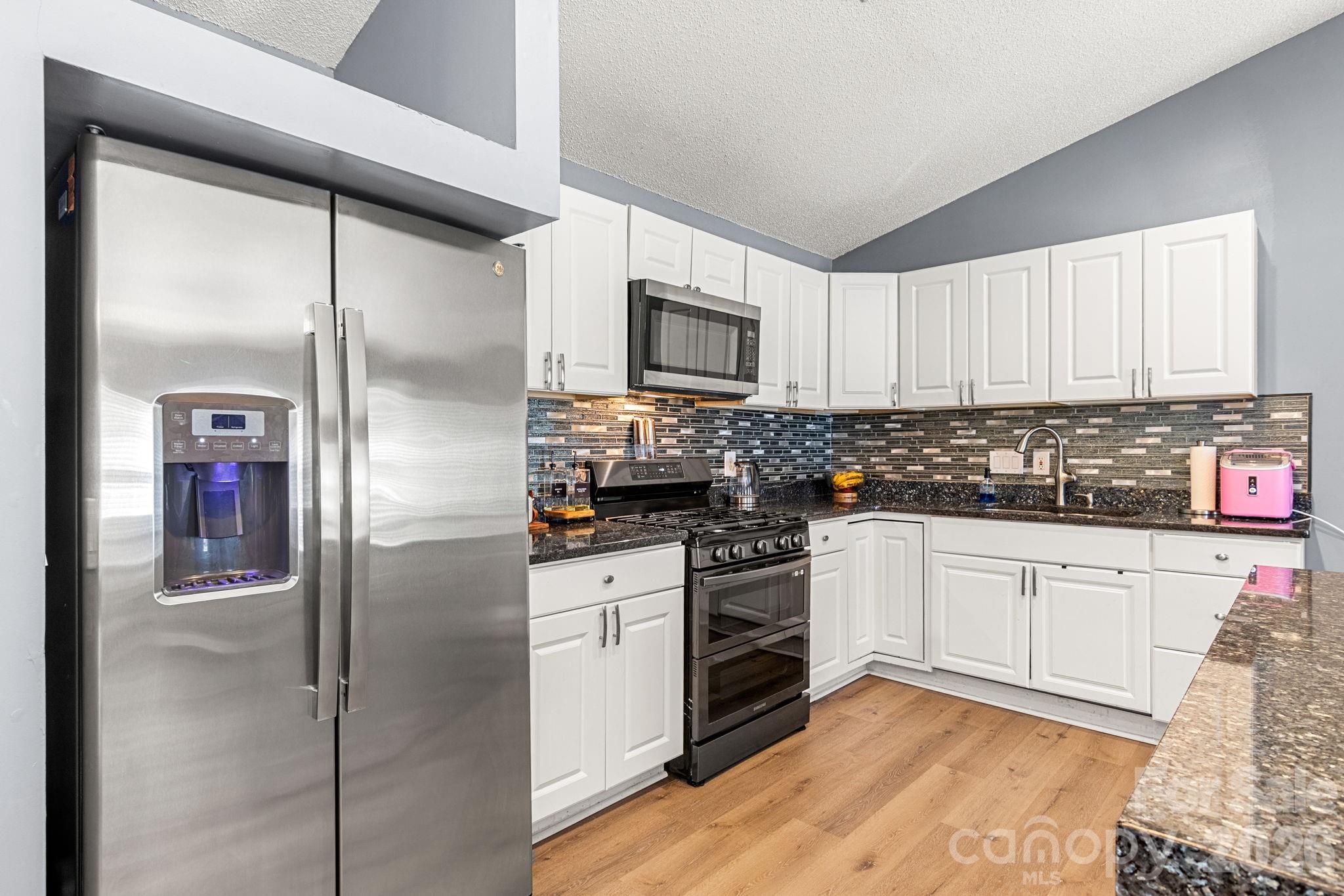 5917 Black Bear Court Property Photo 6
