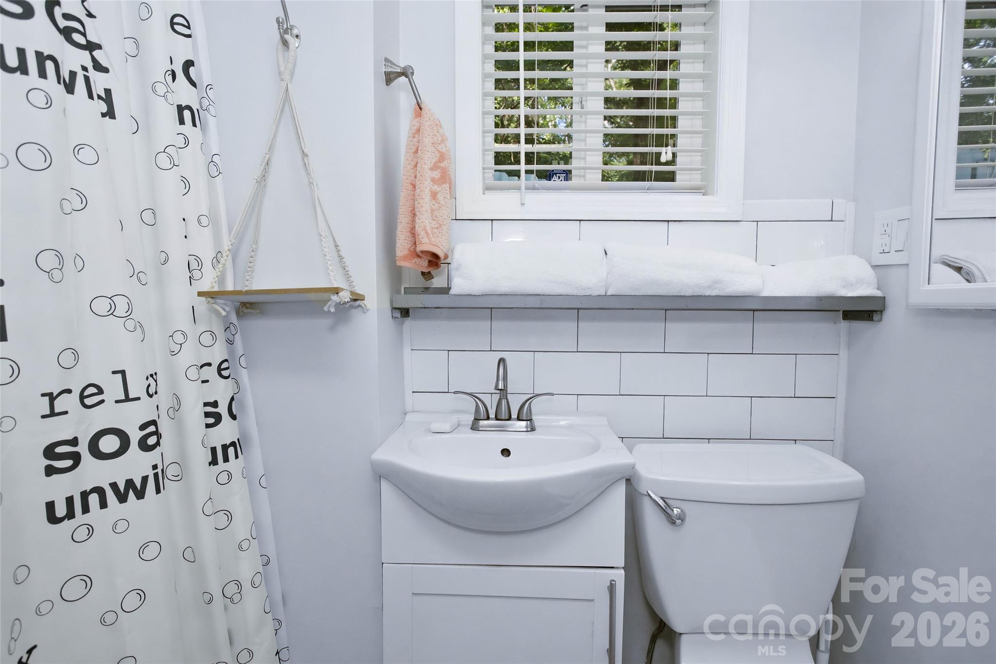 24 Rhododendron Drive Property Photo 17
