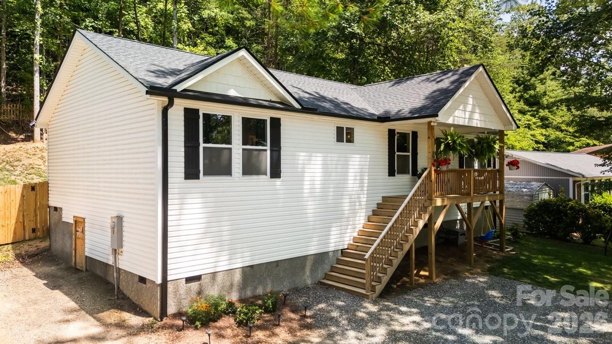 98 Dryid Hill Road Property Photo 1