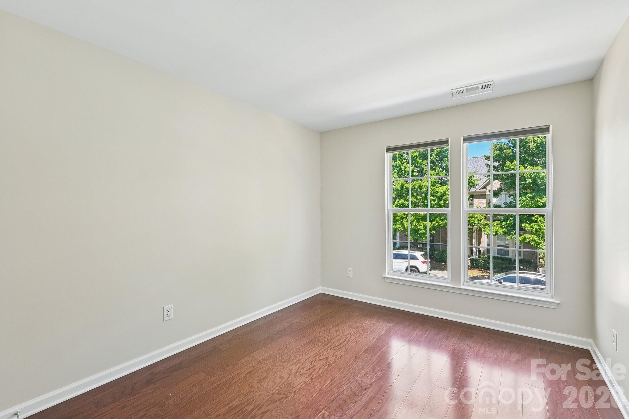 20524 Harbor View Drive Property Photo 18