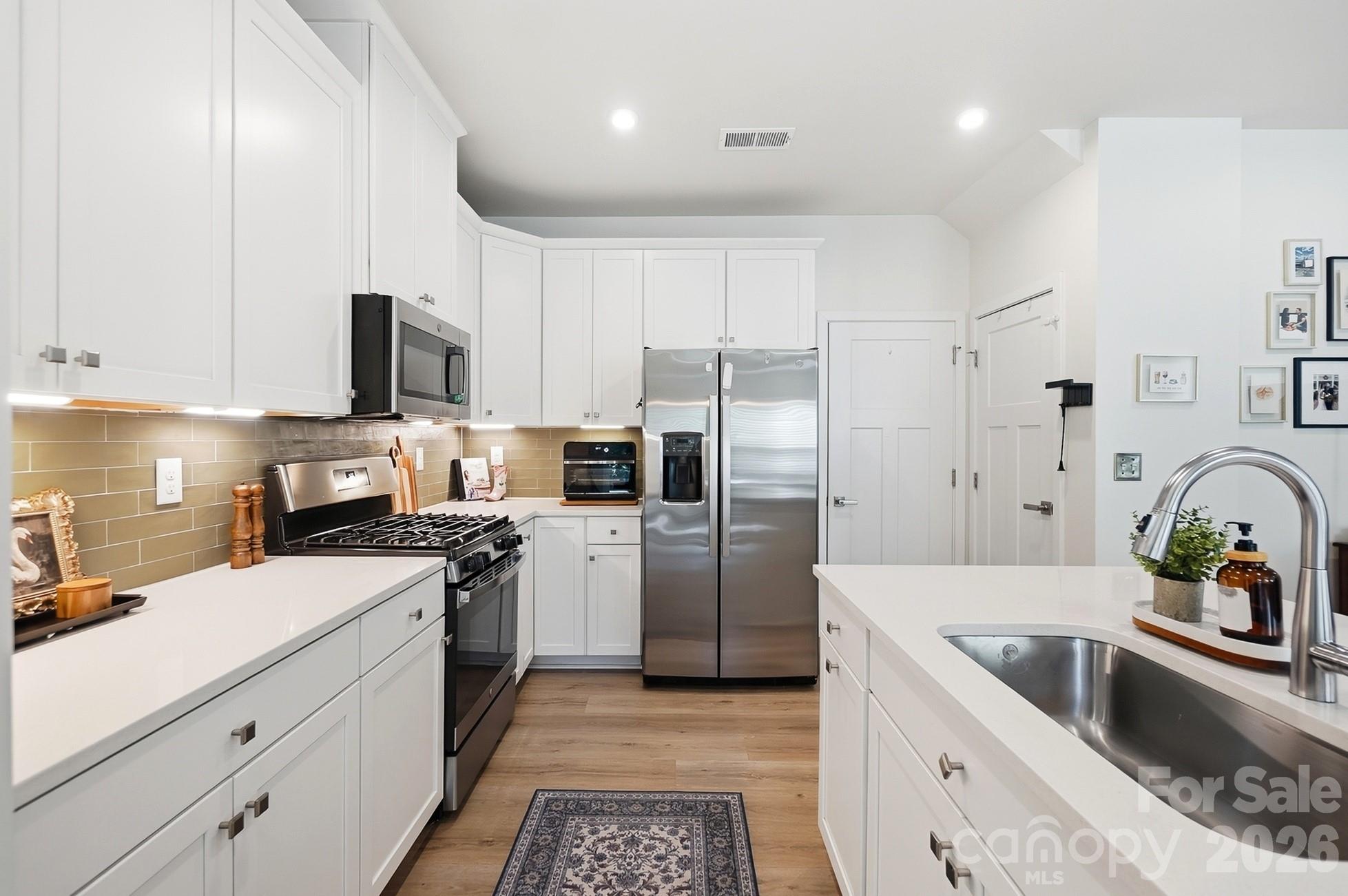 6315 Ashton Park Drive Property Photo 12