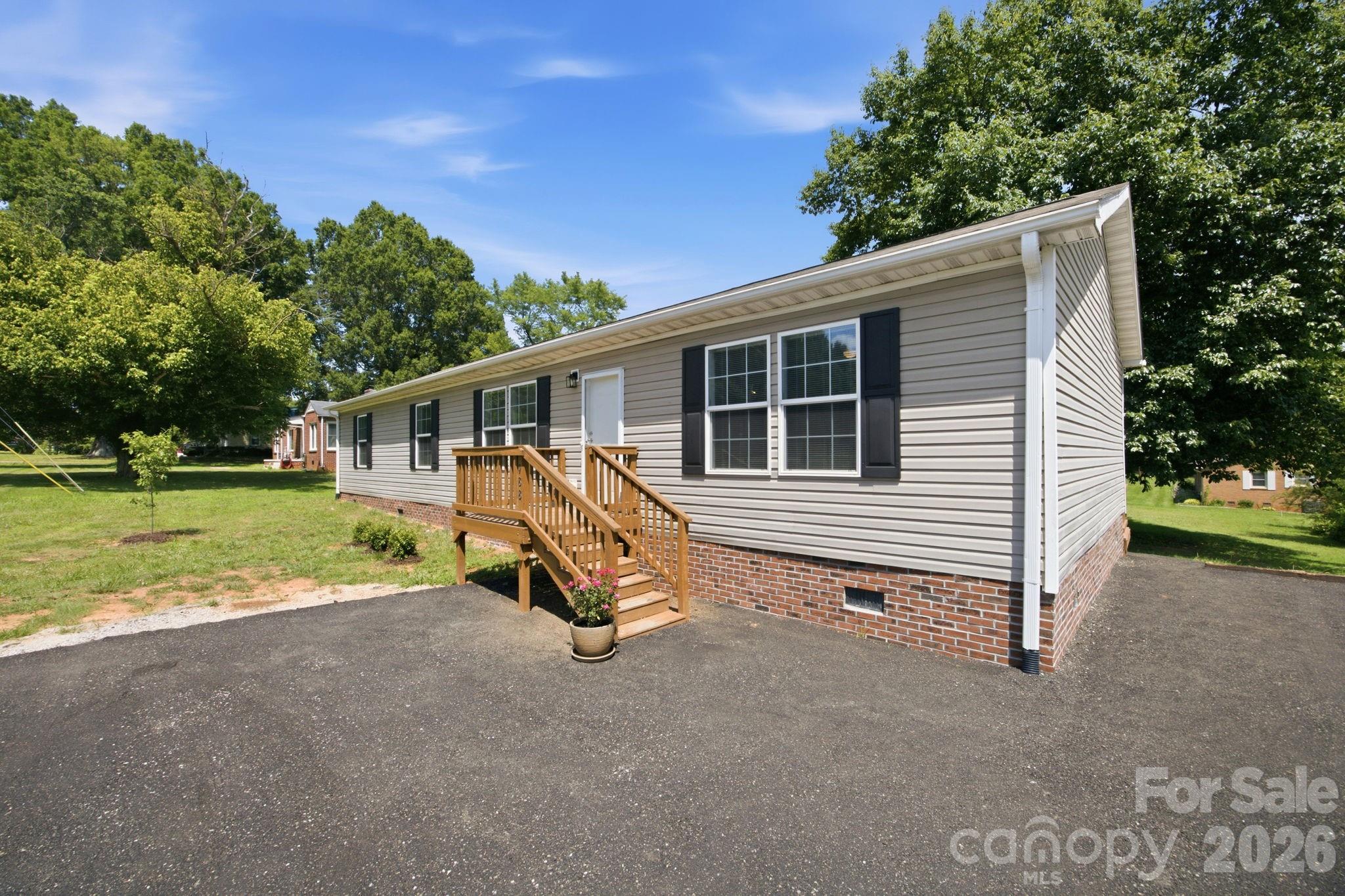 988 Mount Ulla Highway Property Photo 3