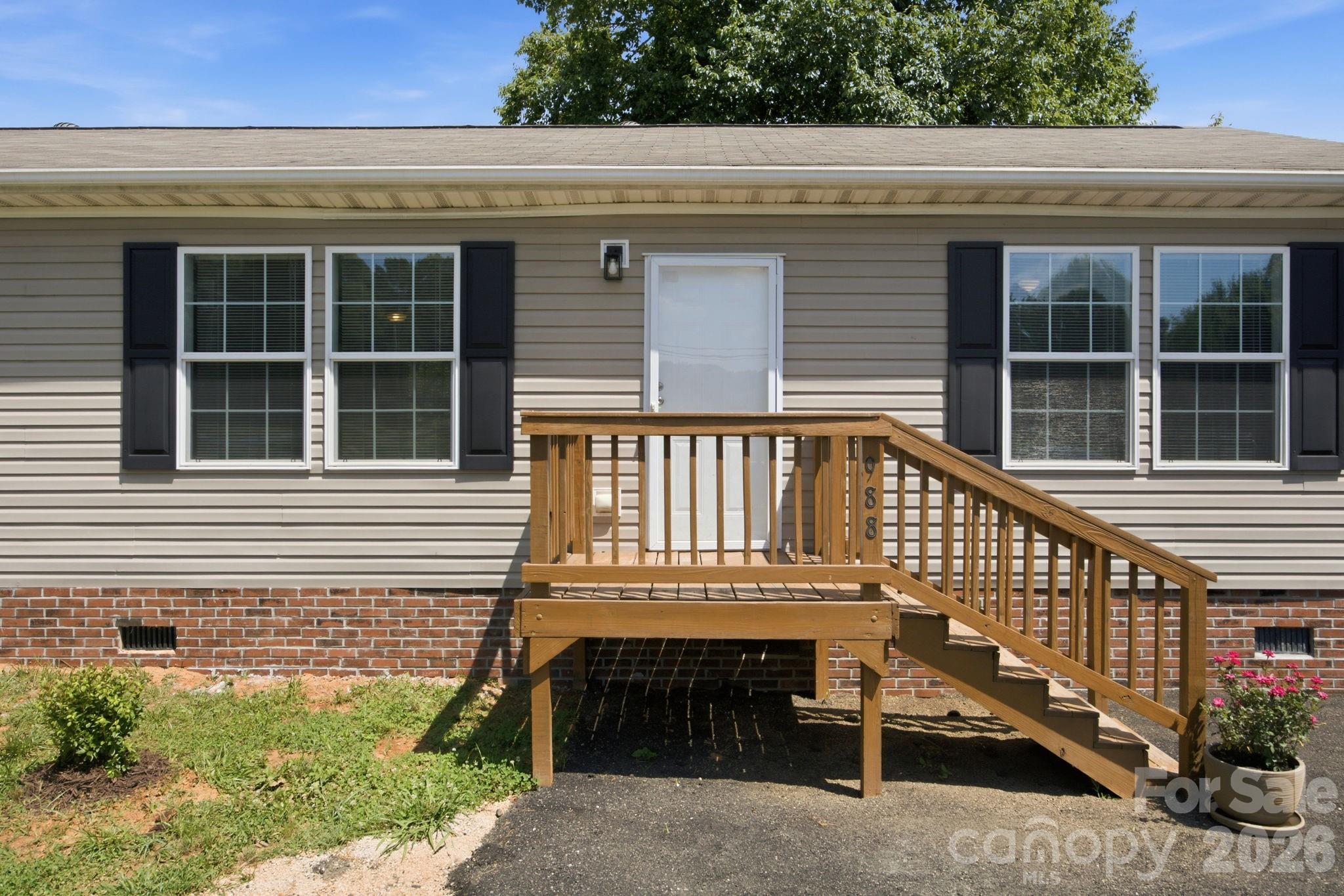 988 Mount Ulla Highway Property Photo 4