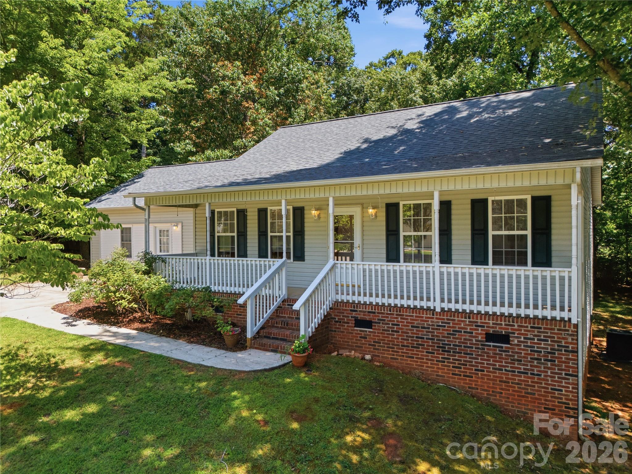 147 Valley Glen Drive Property Photo 1