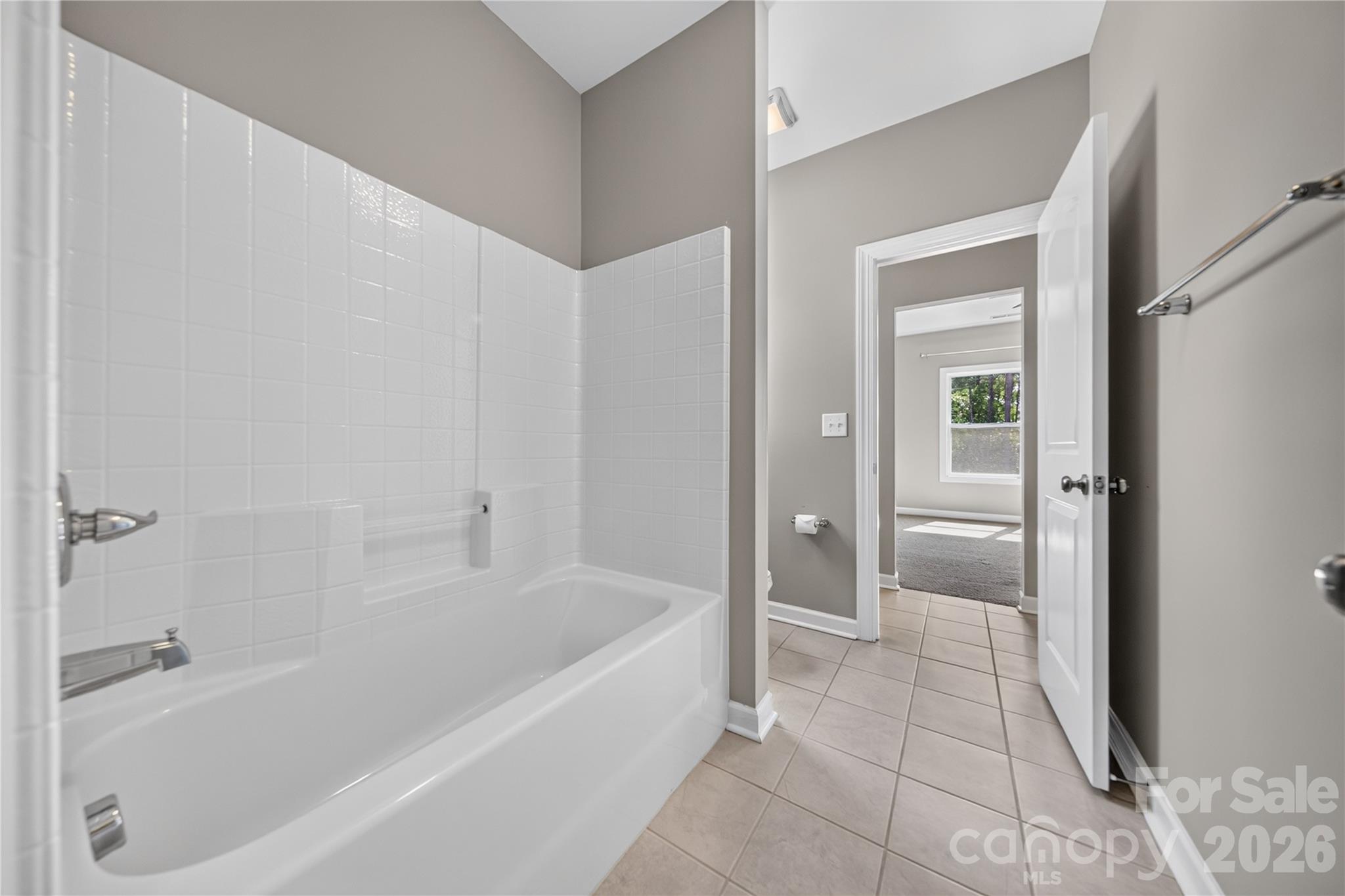 366 Hampton Trail Drive Property Photo 34