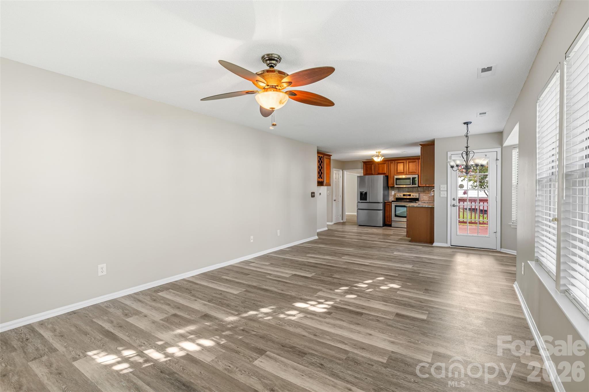 6102 Tesh Court Property Photo 7