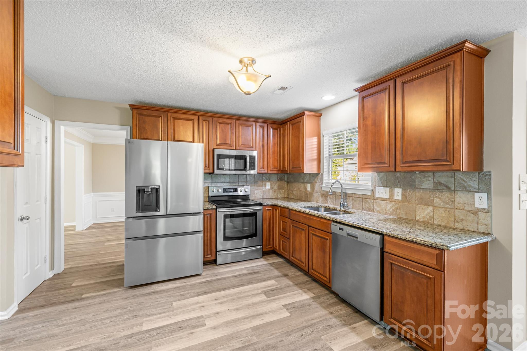 6102 Tesh Court Property Photo 9