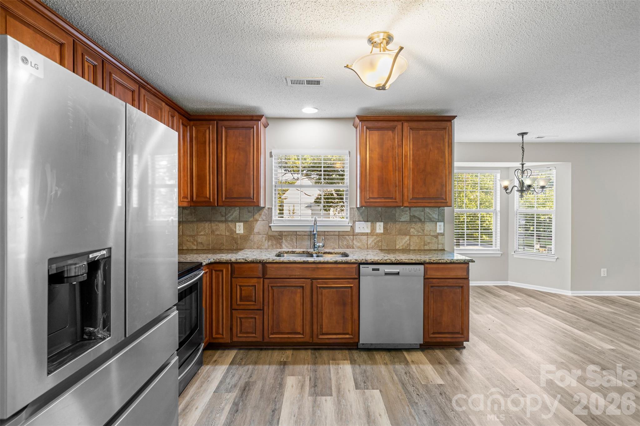6102 Tesh Court Property Photo 11