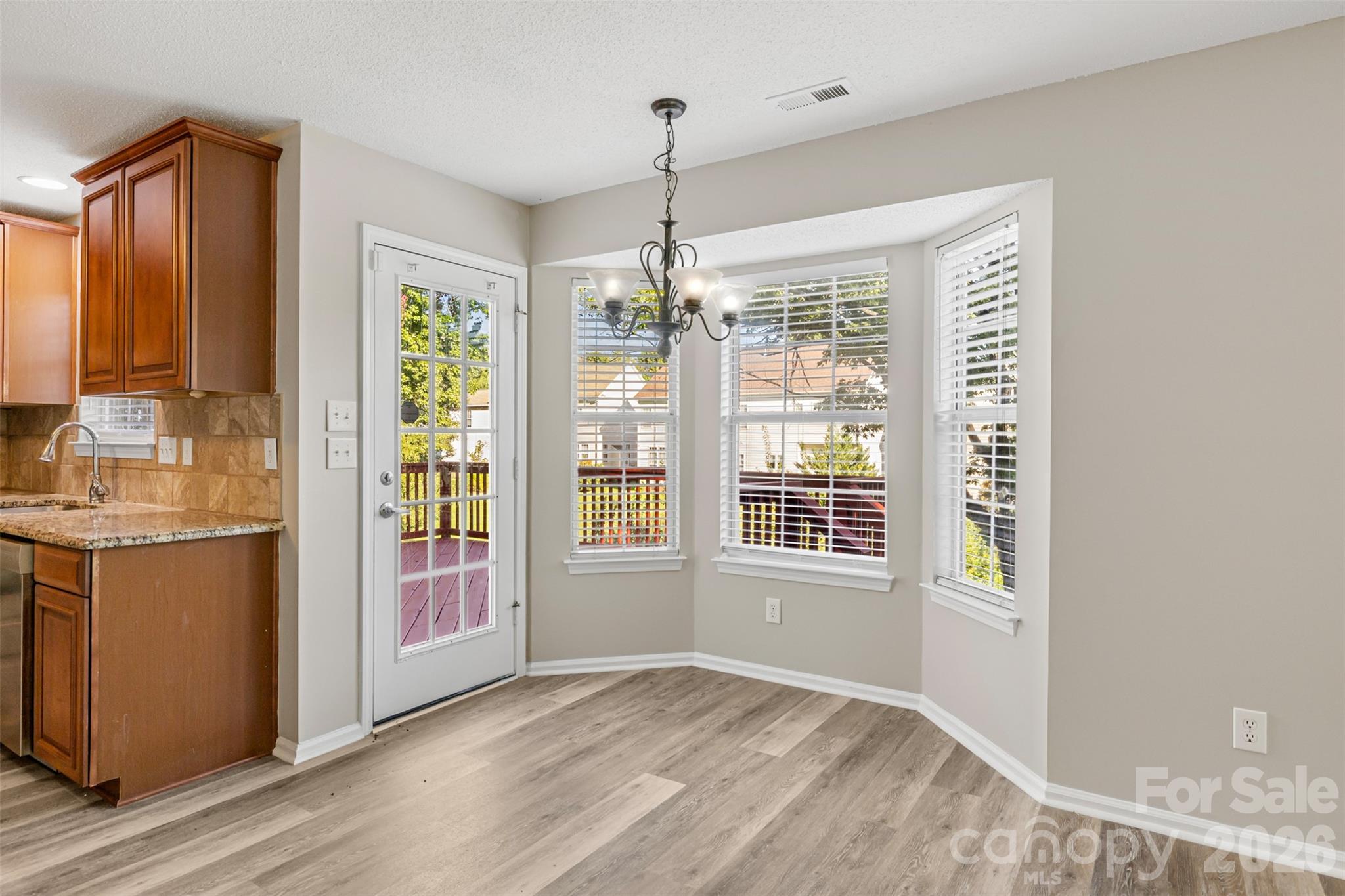 6102 Tesh Court Property Photo 12