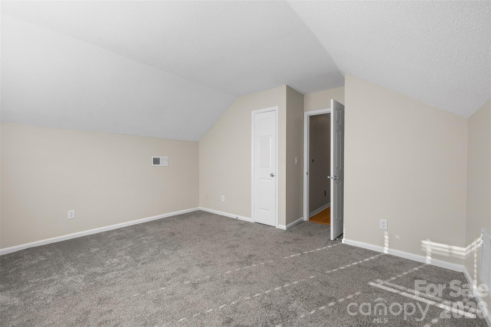 6102 Tesh Court Property Photo 15