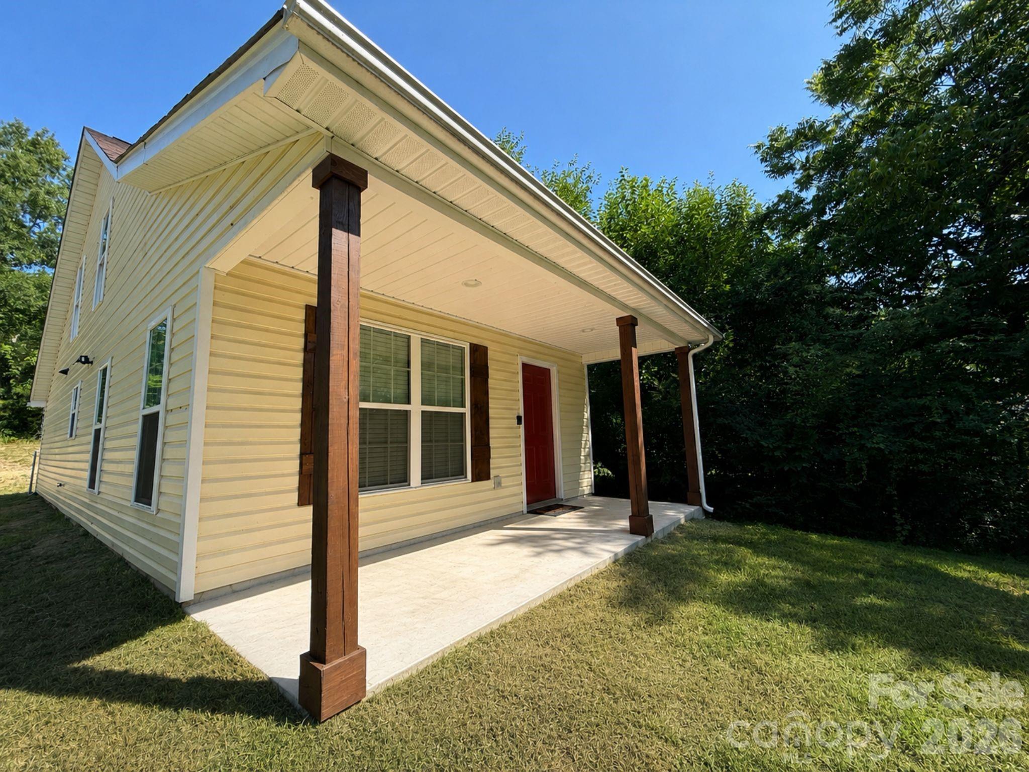 521 Johnson Street Property Photo 3