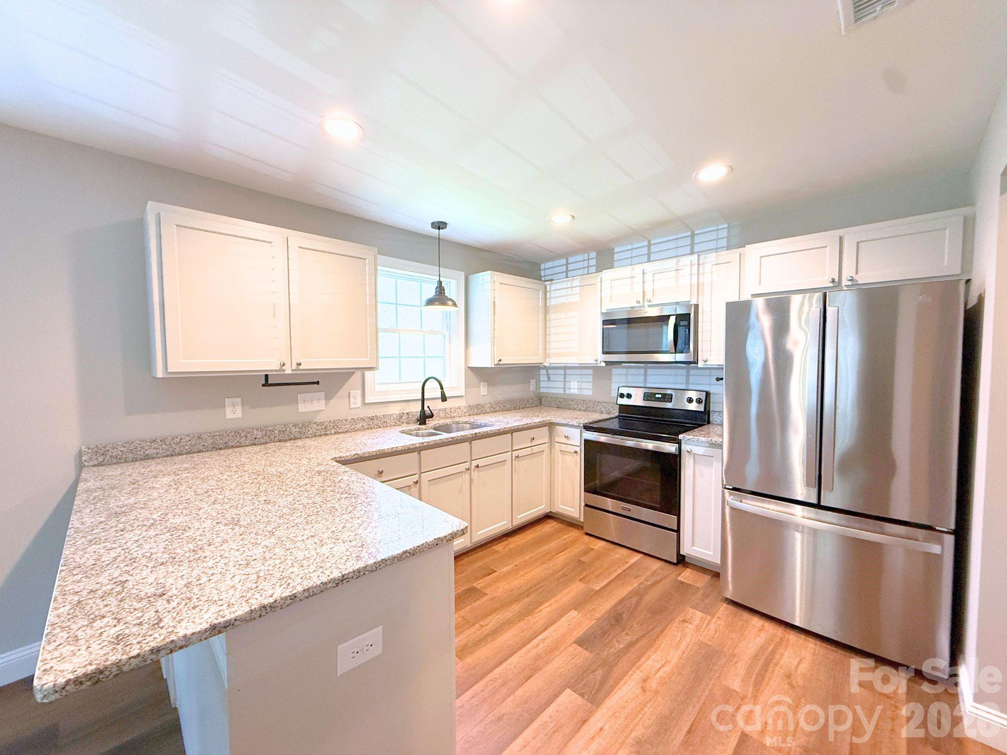 521 Johnson Street Property Photo 4