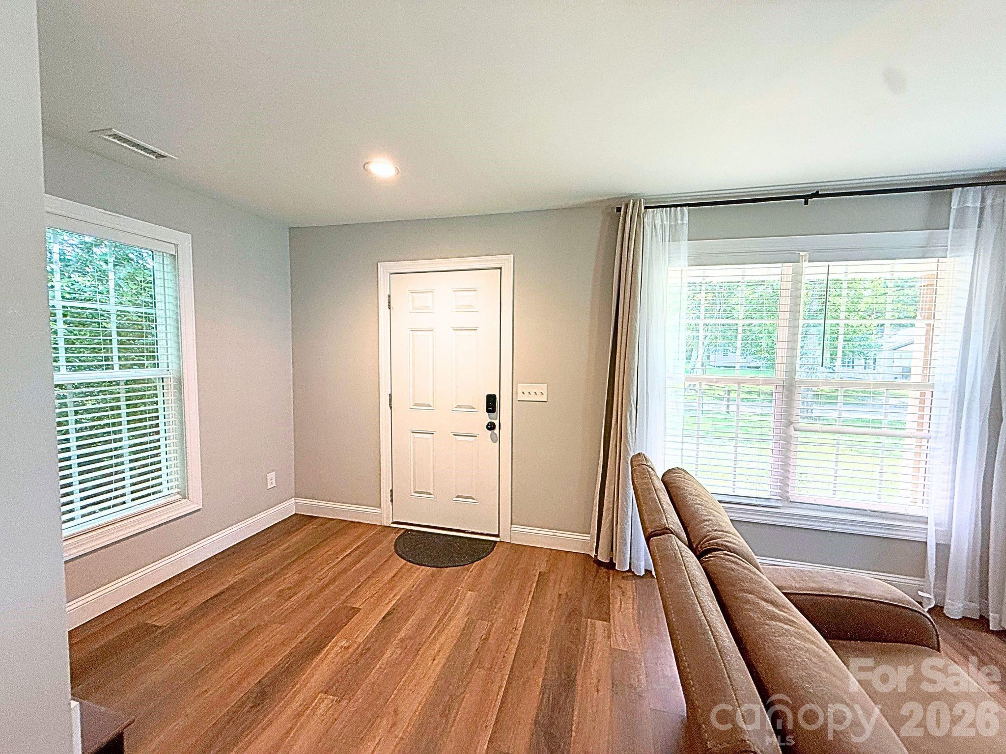 521 Johnson Street Property Photo 5