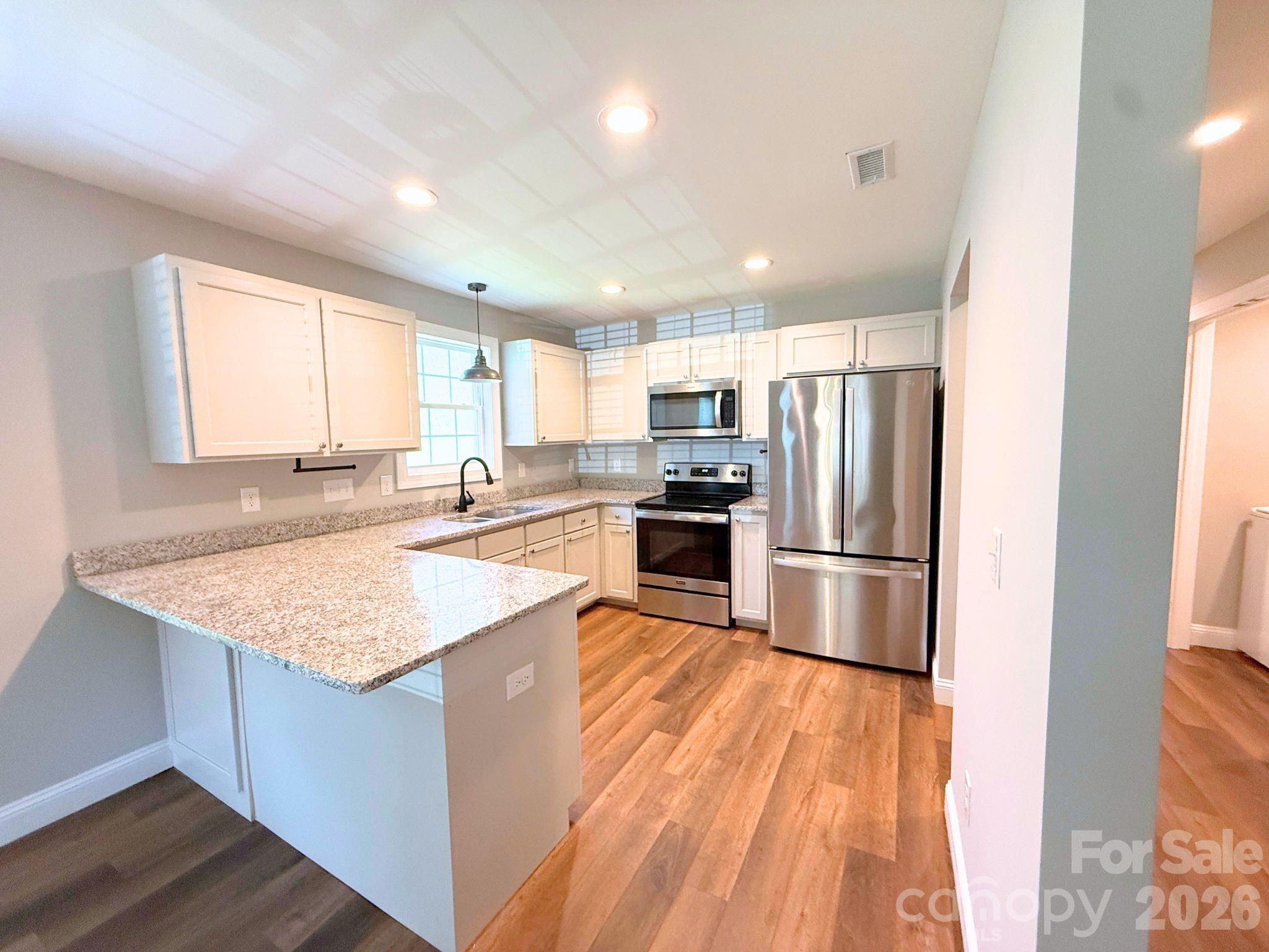 521 Johnson Street Property Photo 7