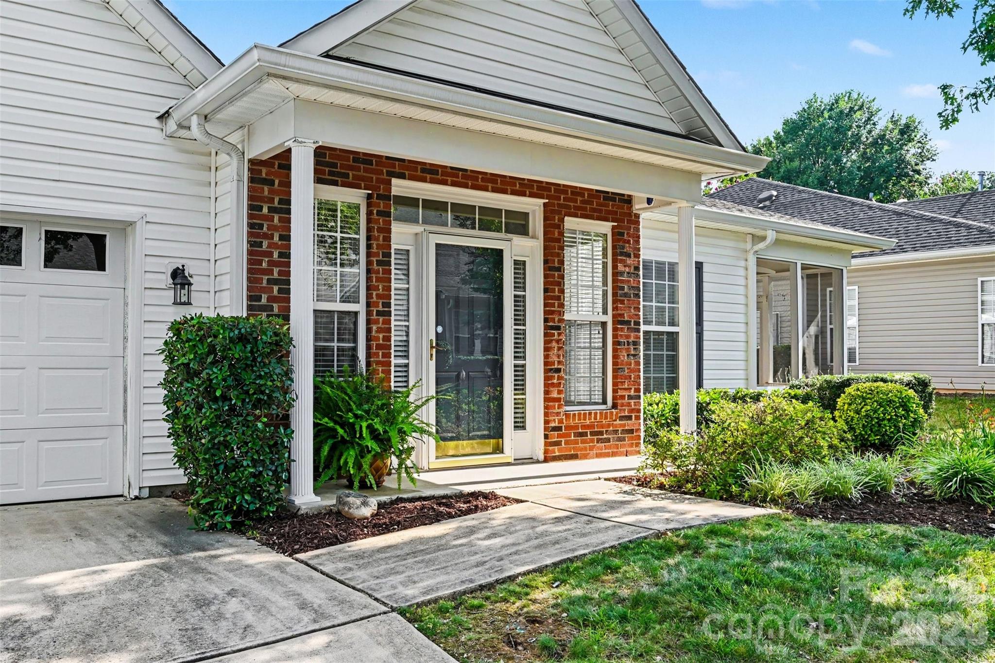 12114 Groth Court Property Photo 4