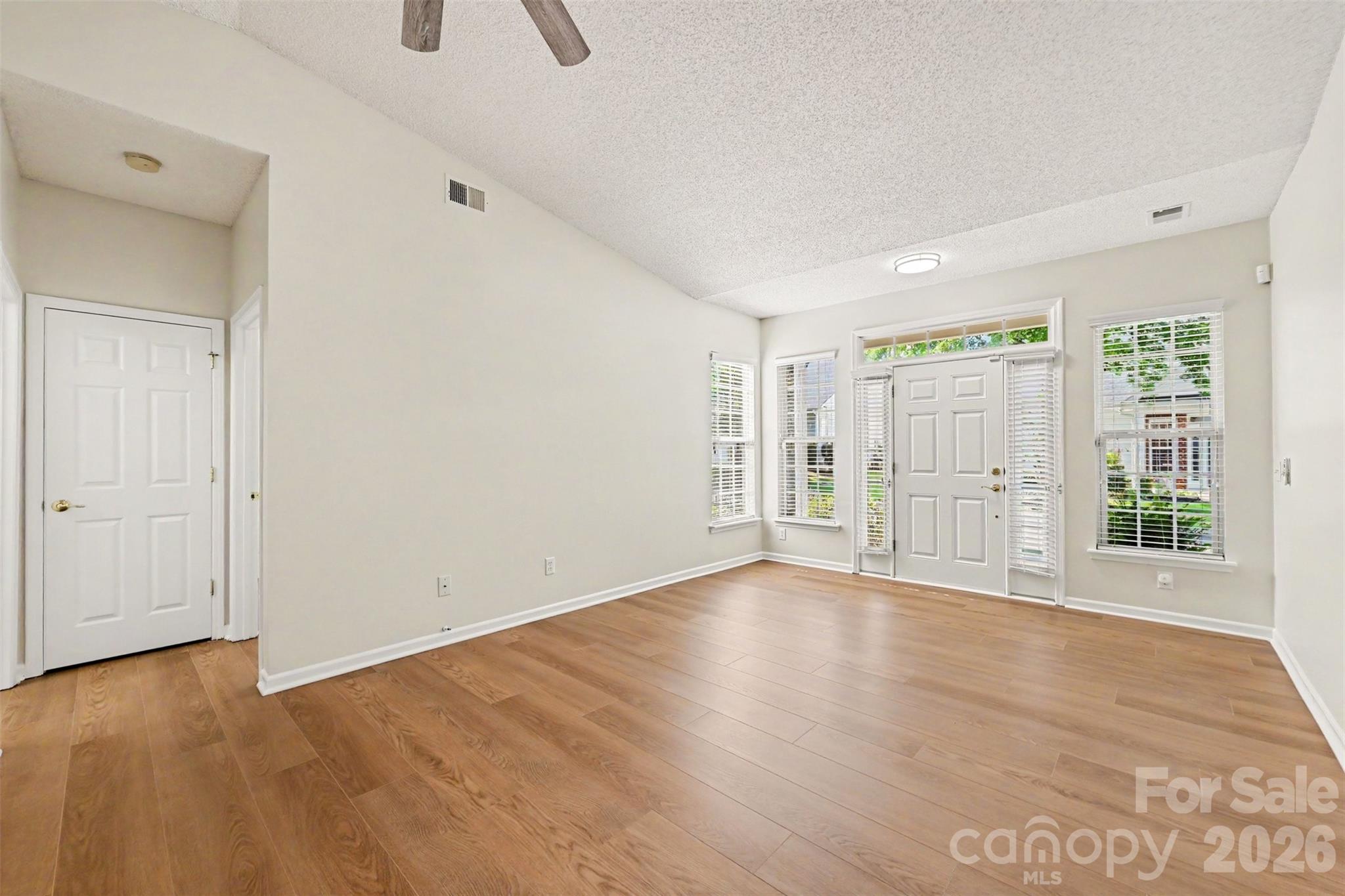 12114 Groth Court Property Photo 6