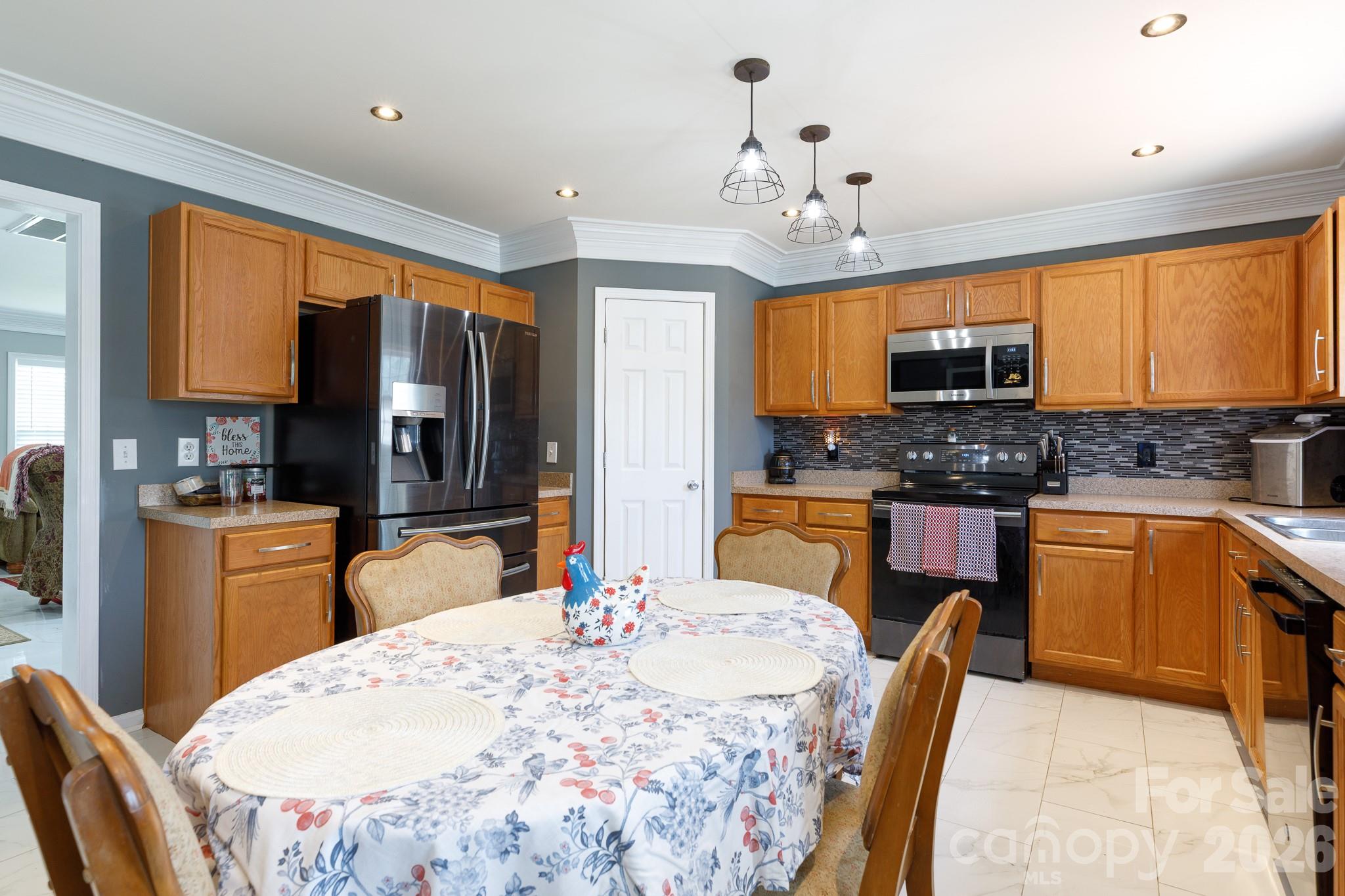 11 Weatherfield Drive Property Photo 9