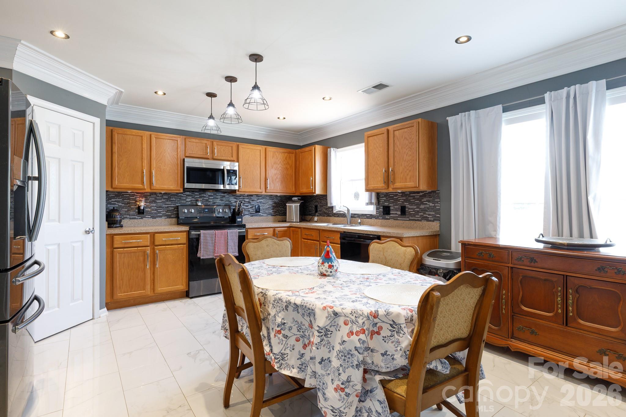 11 Weatherfield Drive Property Photo 10