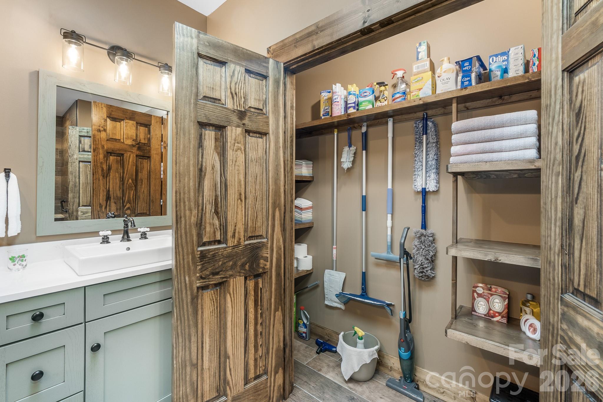 1009 Larkspur Trail Property Photo 16